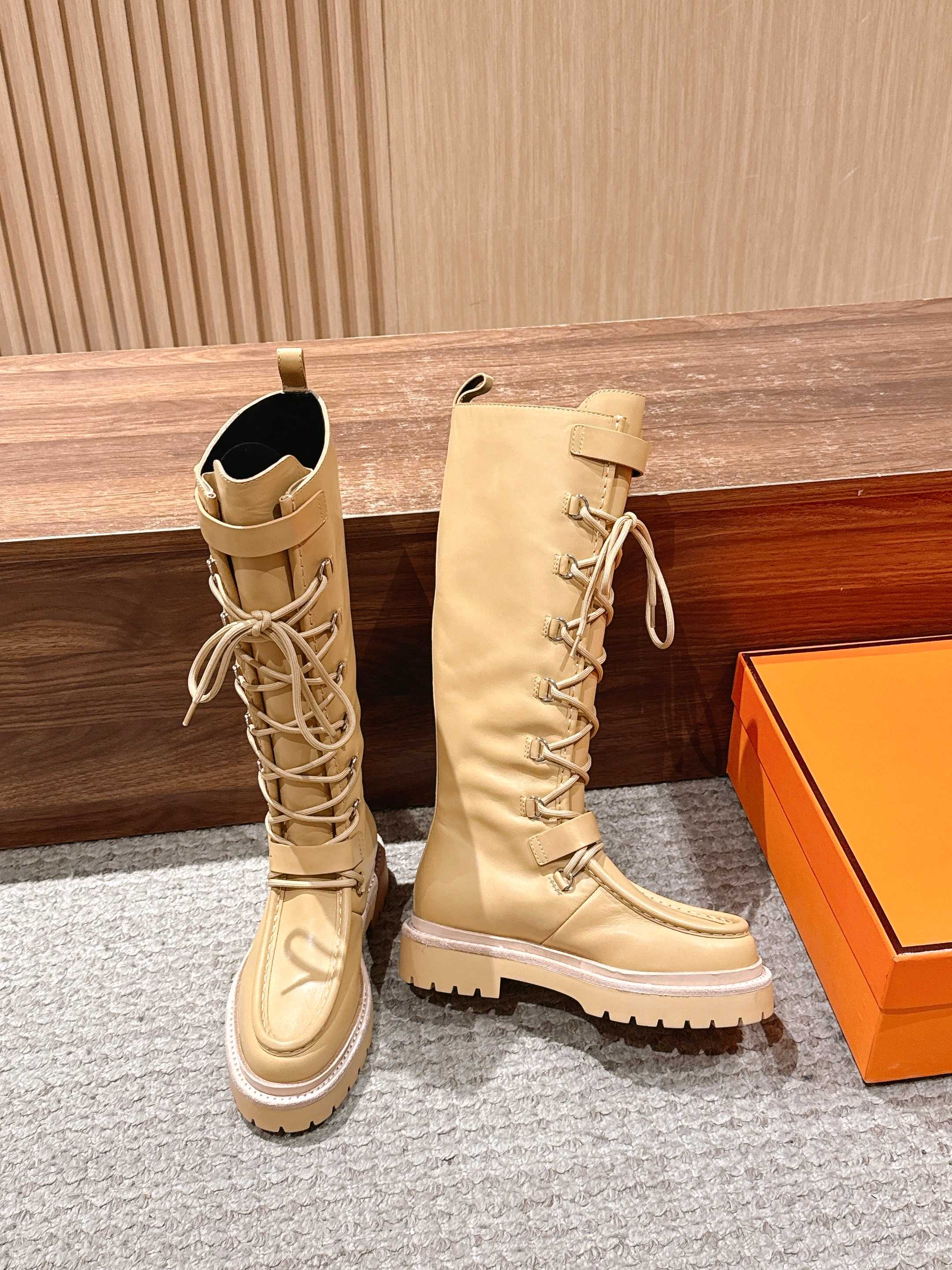 HM 25 High Boots Beige Calfskin 512531