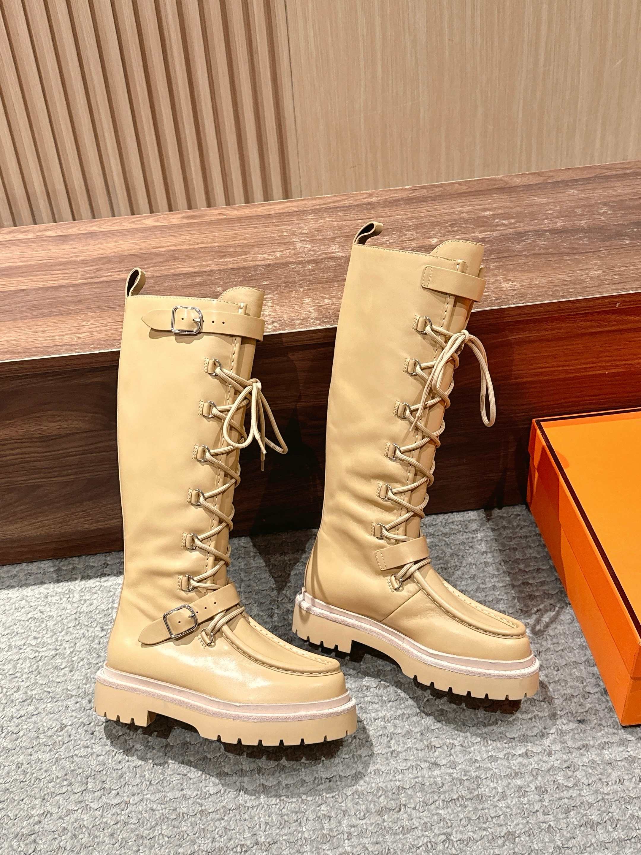 HM 25 High Boots Beige Calfskin 512531