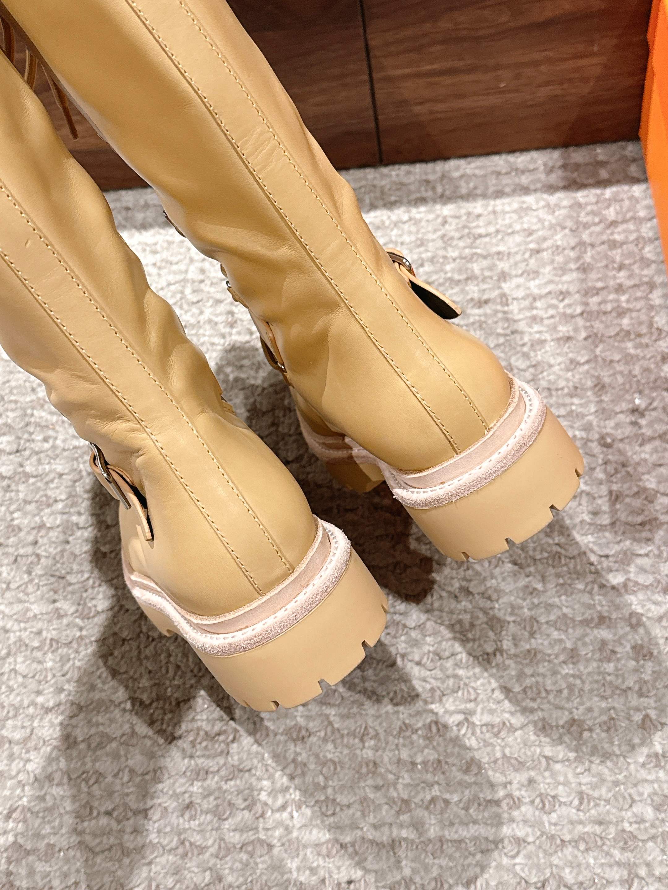 HM 25 High Boots Beige Calfskin 512531