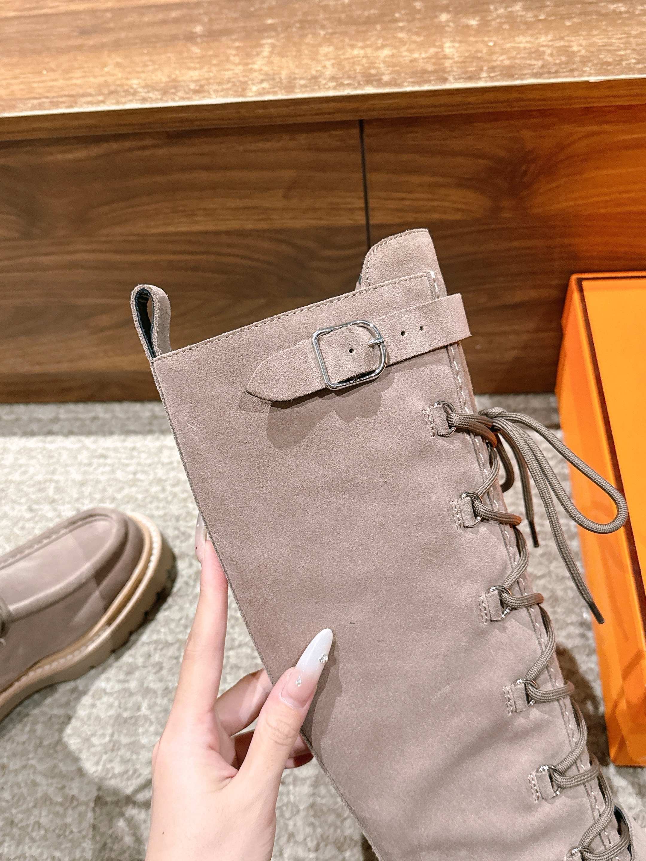 HM 25 High Boots Light Taupe Suede 512532