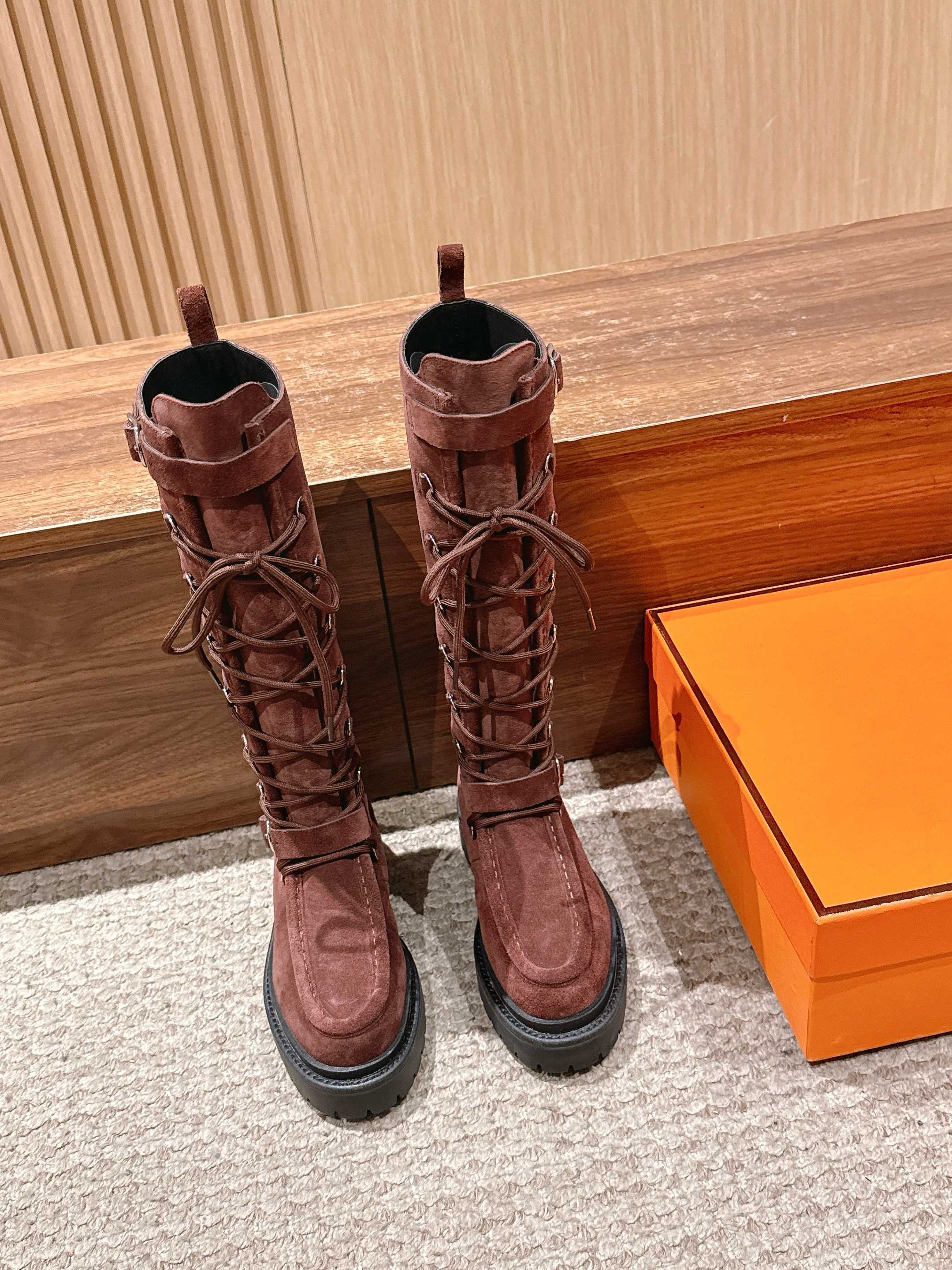 HM 25 High Boots Chocolate Brown Suede 512533