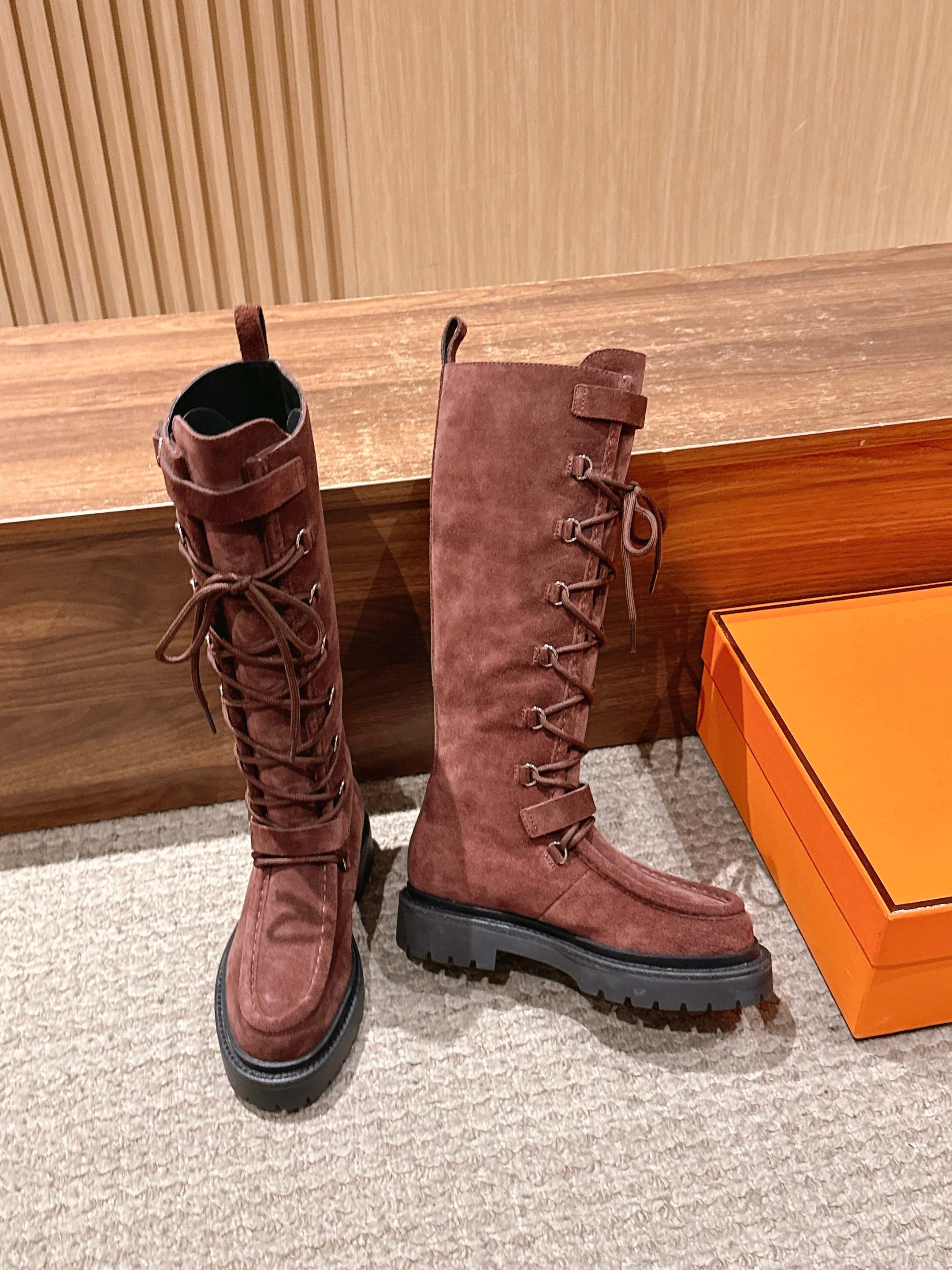 HM 25 High Boots Chocolate Brown Suede 512533