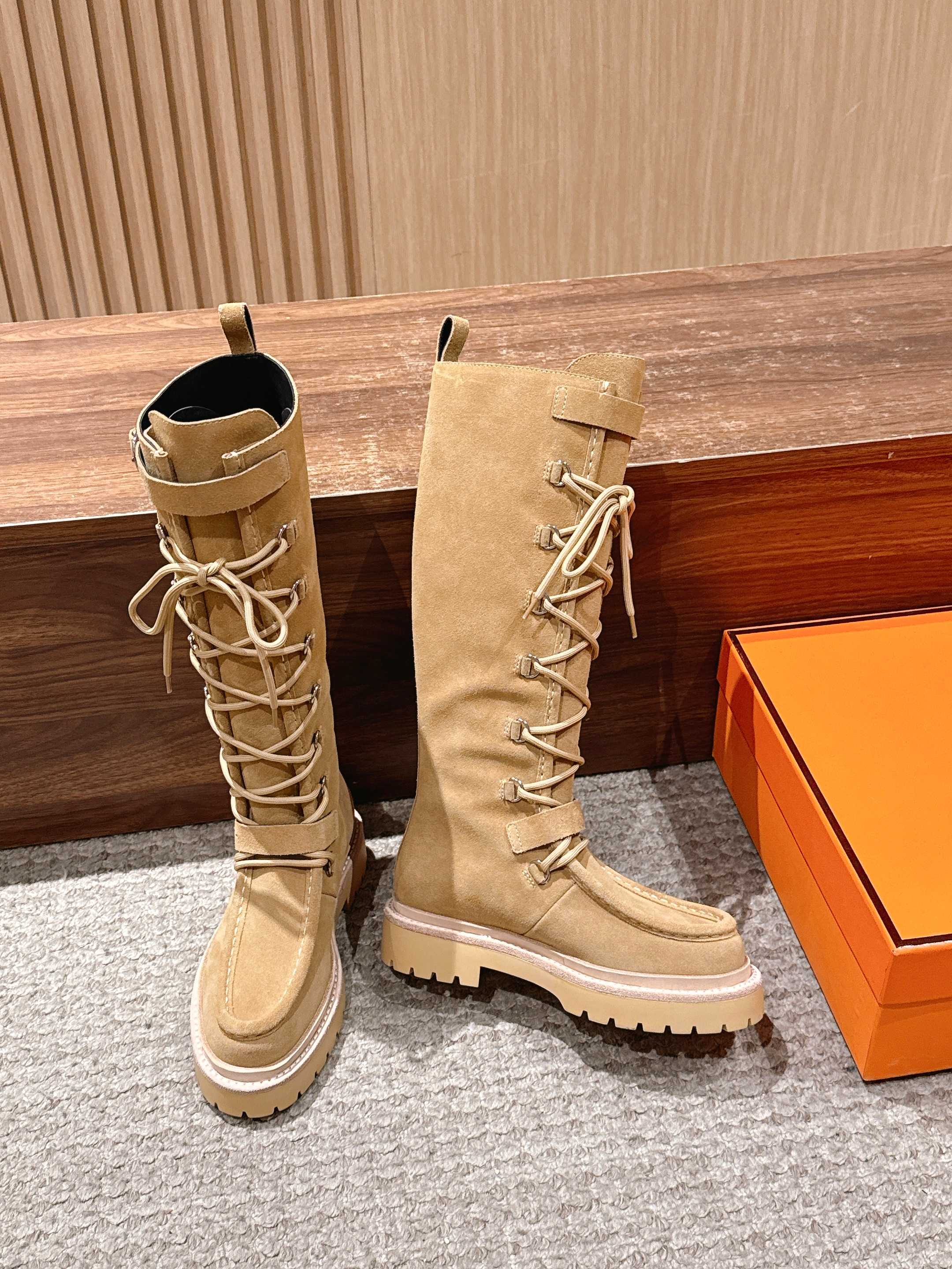 HM 25 High Boots Beige Suede 512534