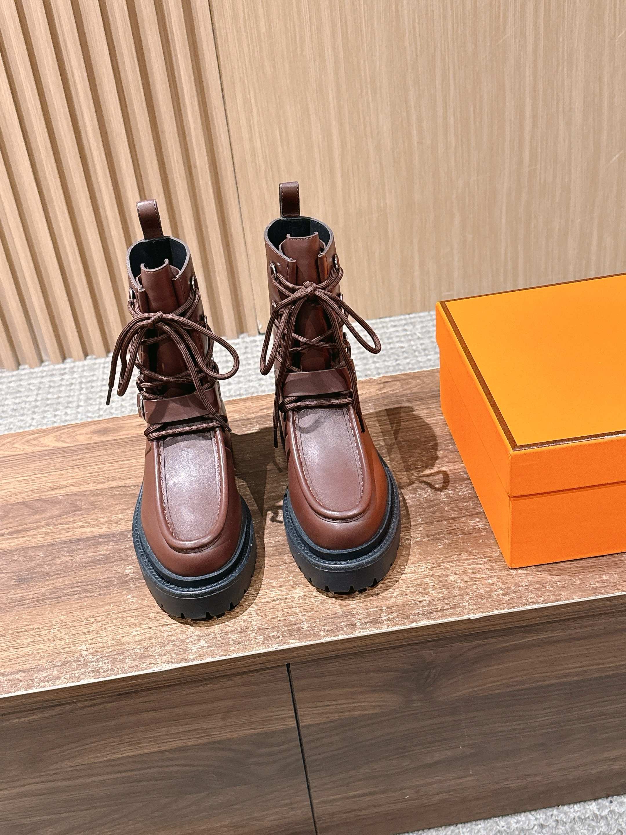 HM 25 Boots Chocolate Brown Black Calfskin 512537