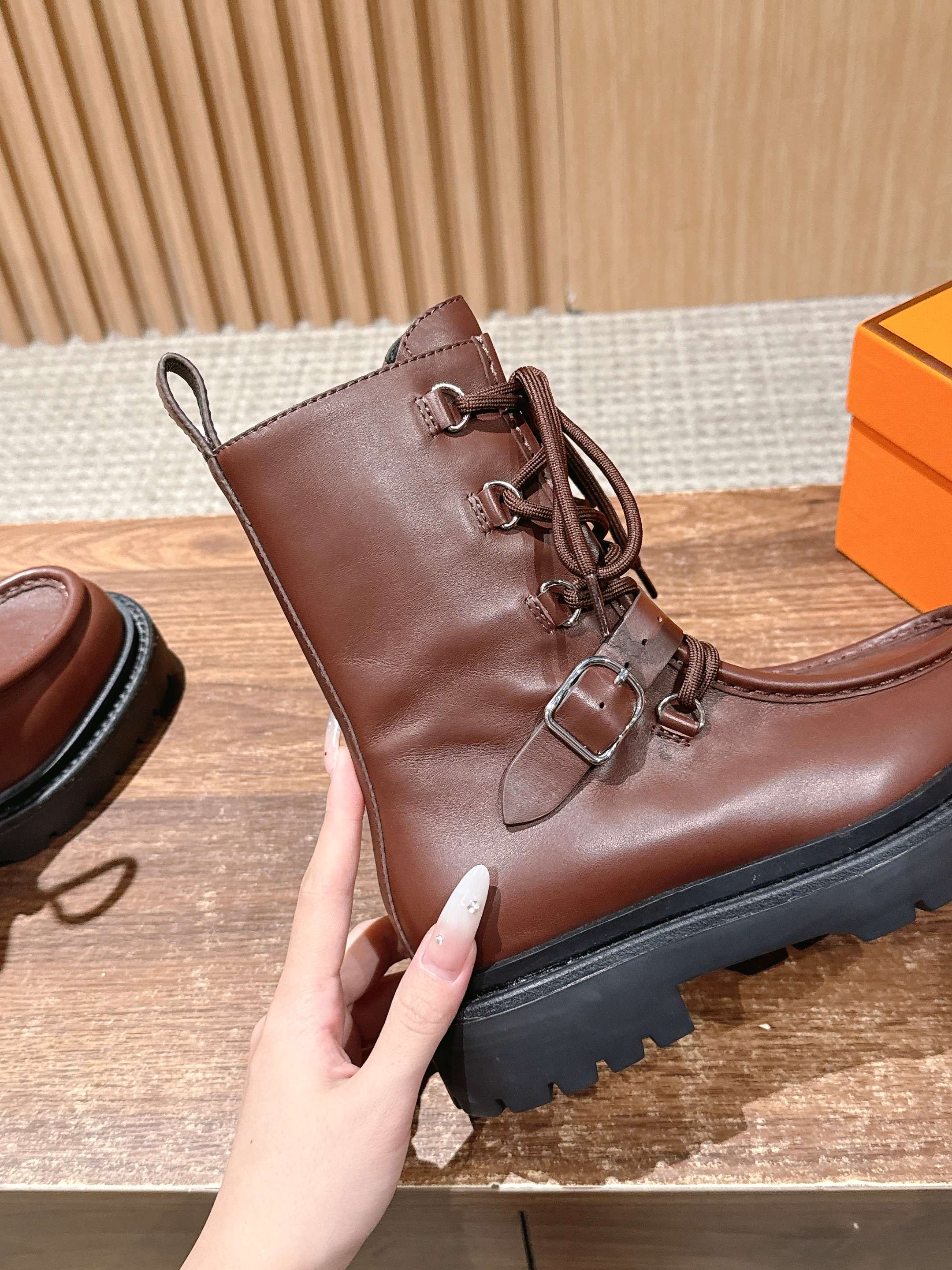 HM 25 Boots Chocolate Brown Black Calfskin 512537