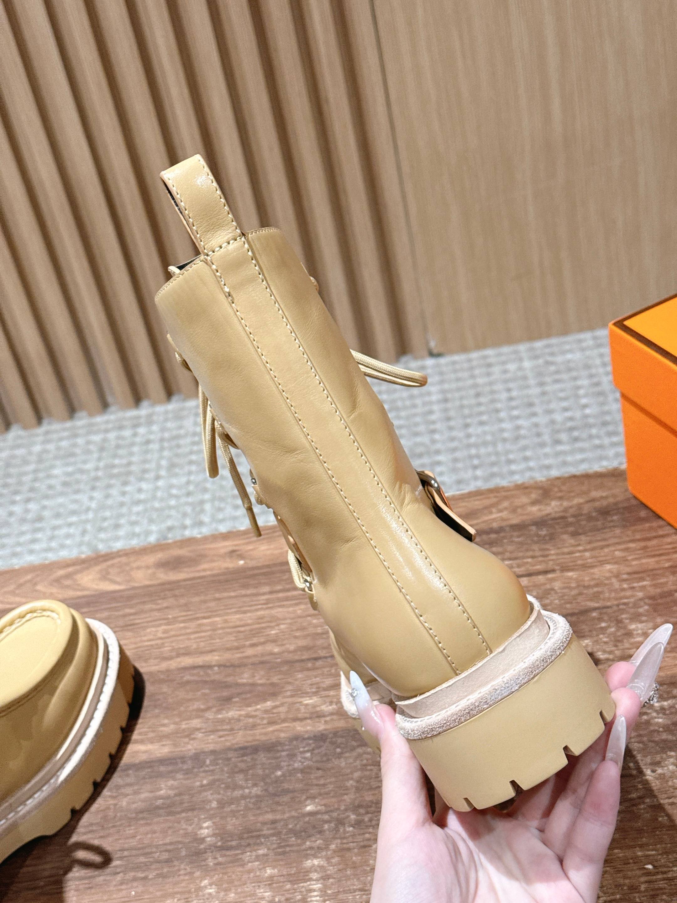 HM 25 Boots Beige Calfskin 512540