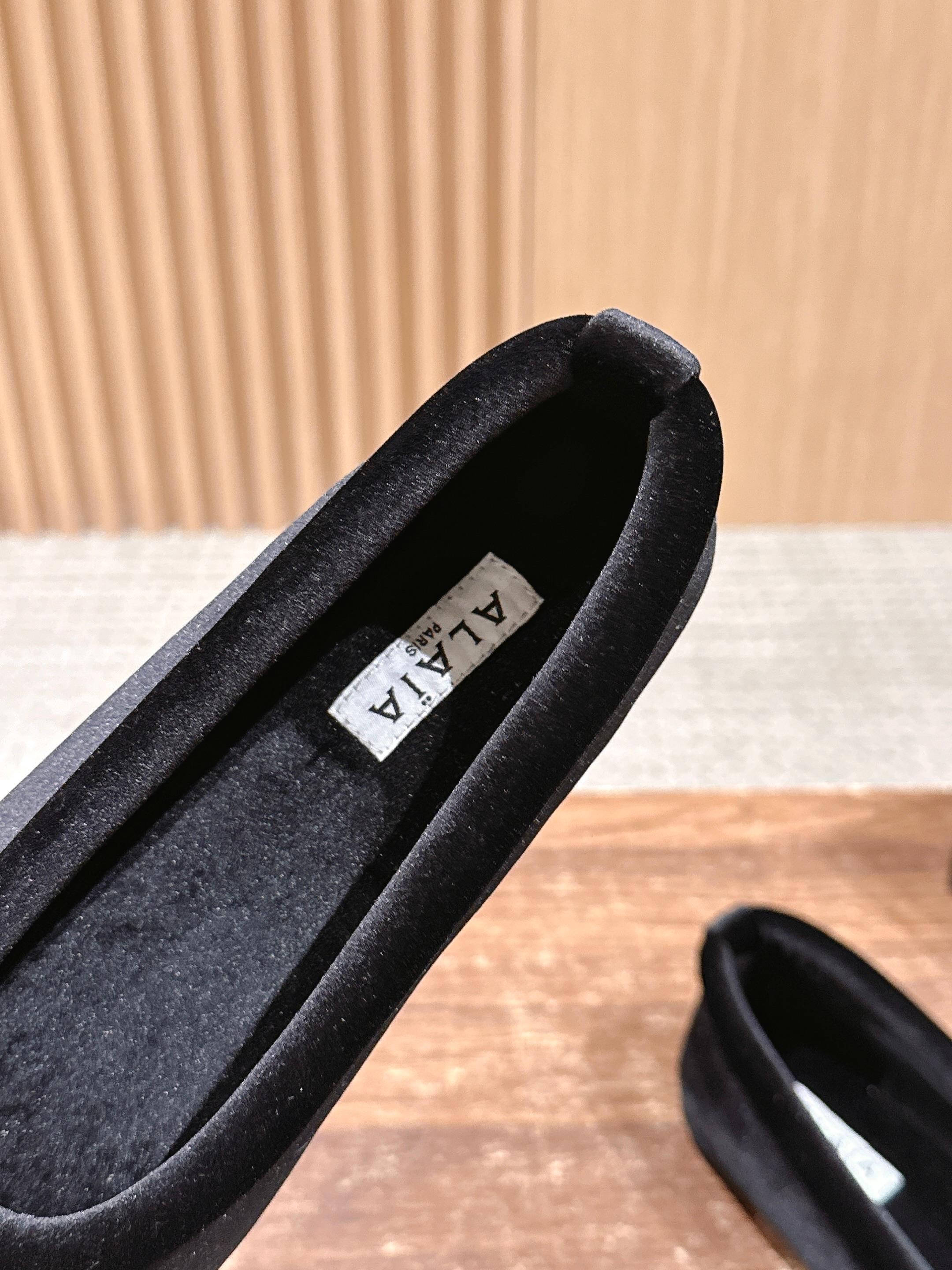 Alaia 2025 Ballet Flat Black Velvet 553856