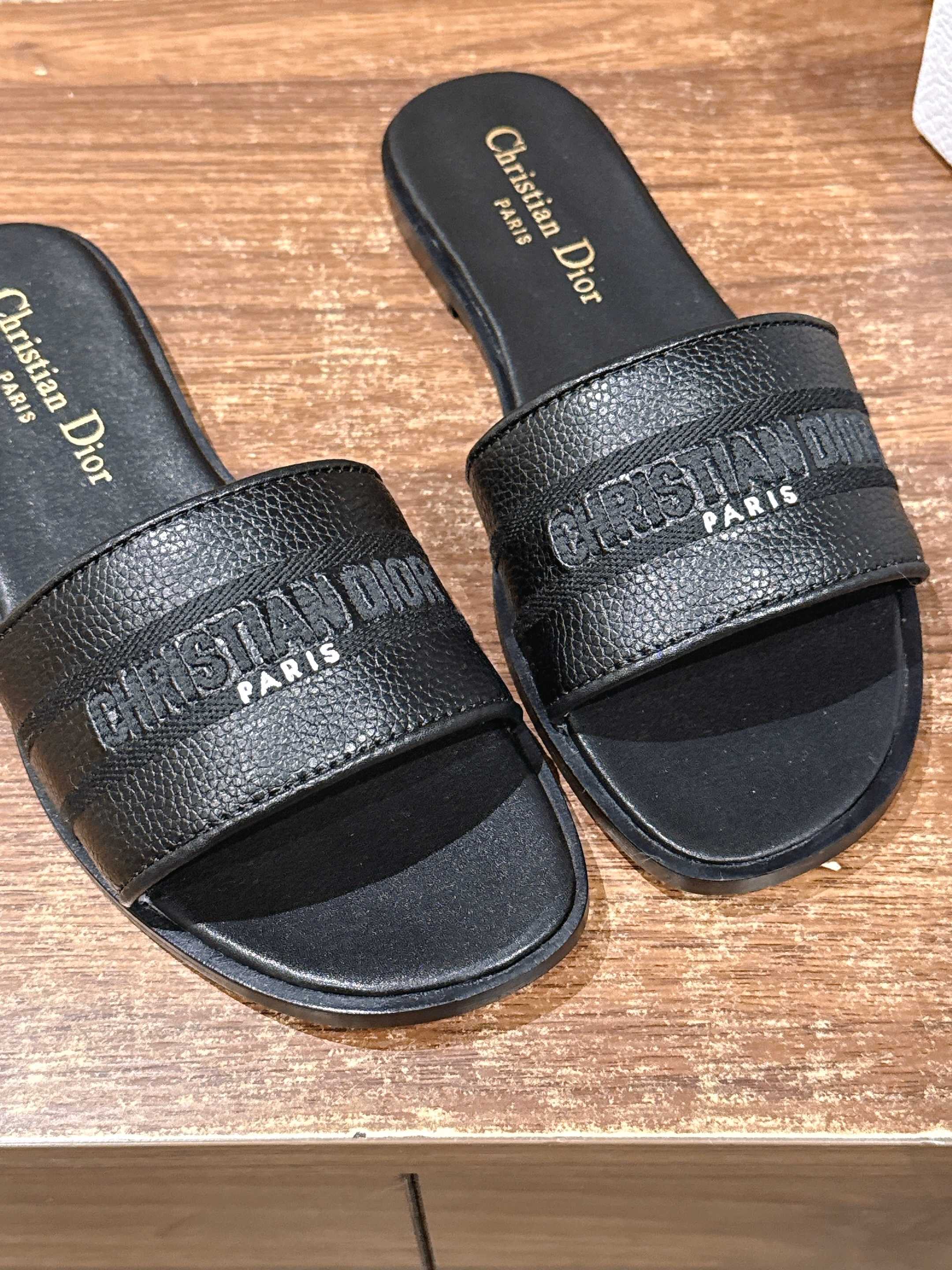 CD 26 Embroidered Slippers Black Cowhide 610279