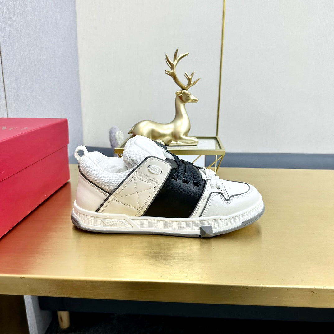 One Stud Sneaker Garavani Calfskin Fabric Black White