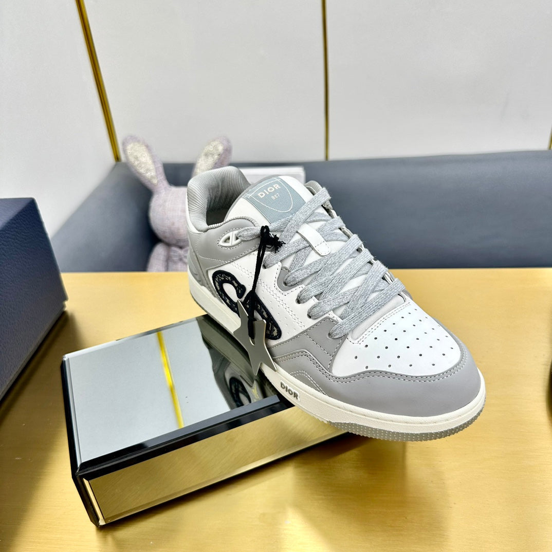 CD B57 Mid-Top Sneaker In Light Grey Calfskin 993841