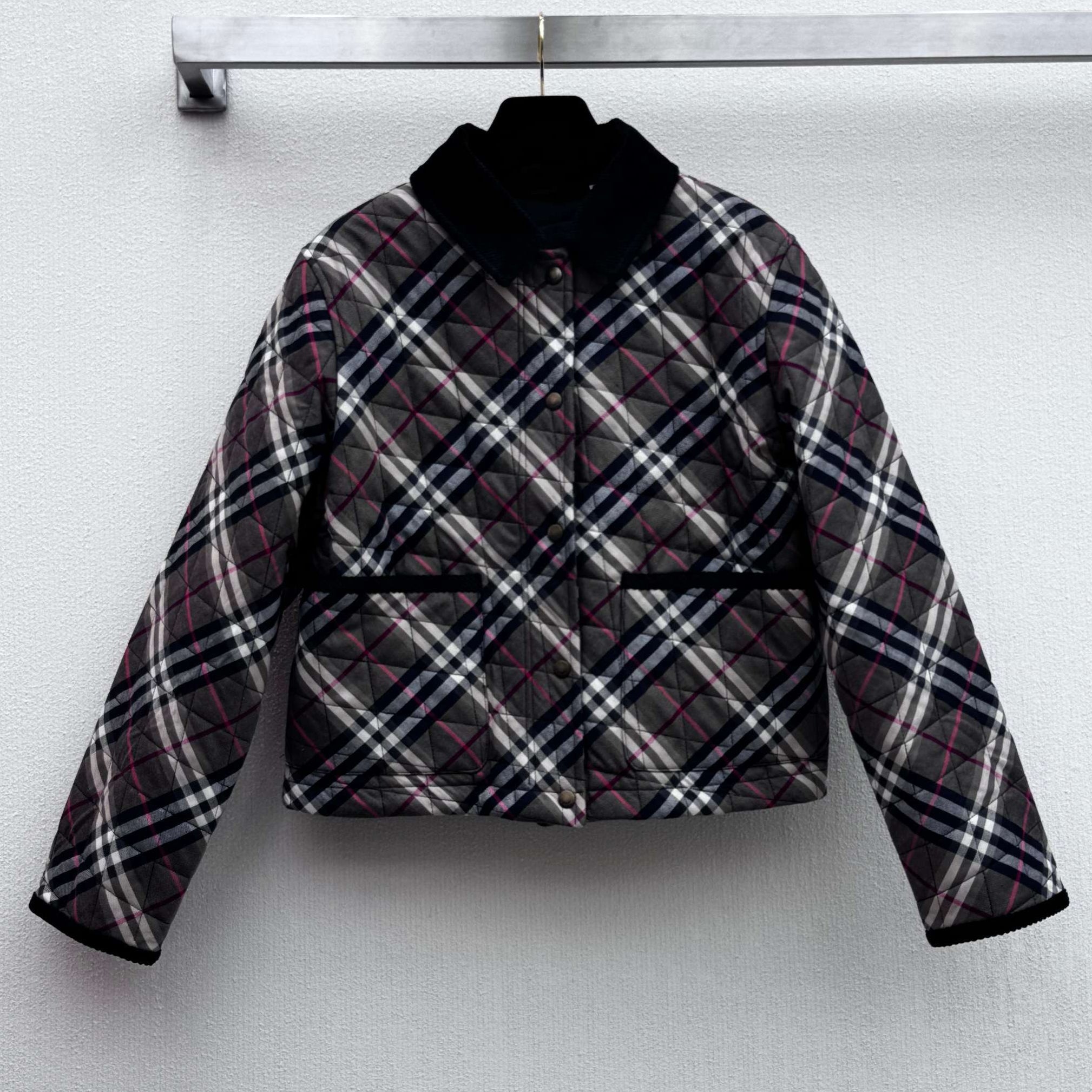 Burberry 25 Quilted Cropped Jacket Dark Grey Cotton