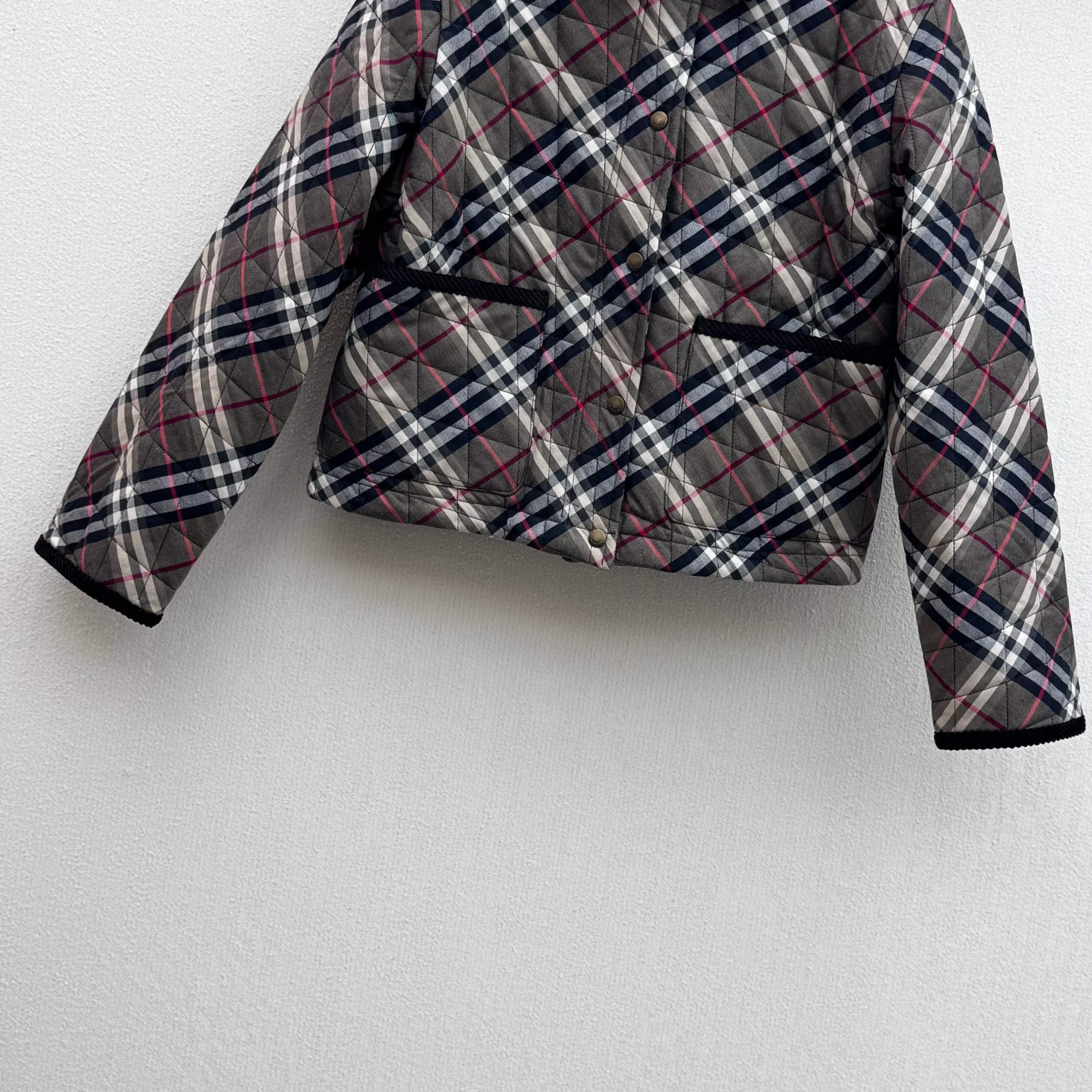 Burberry 25 Quilted Cropped Jacket Dark Grey Cotton