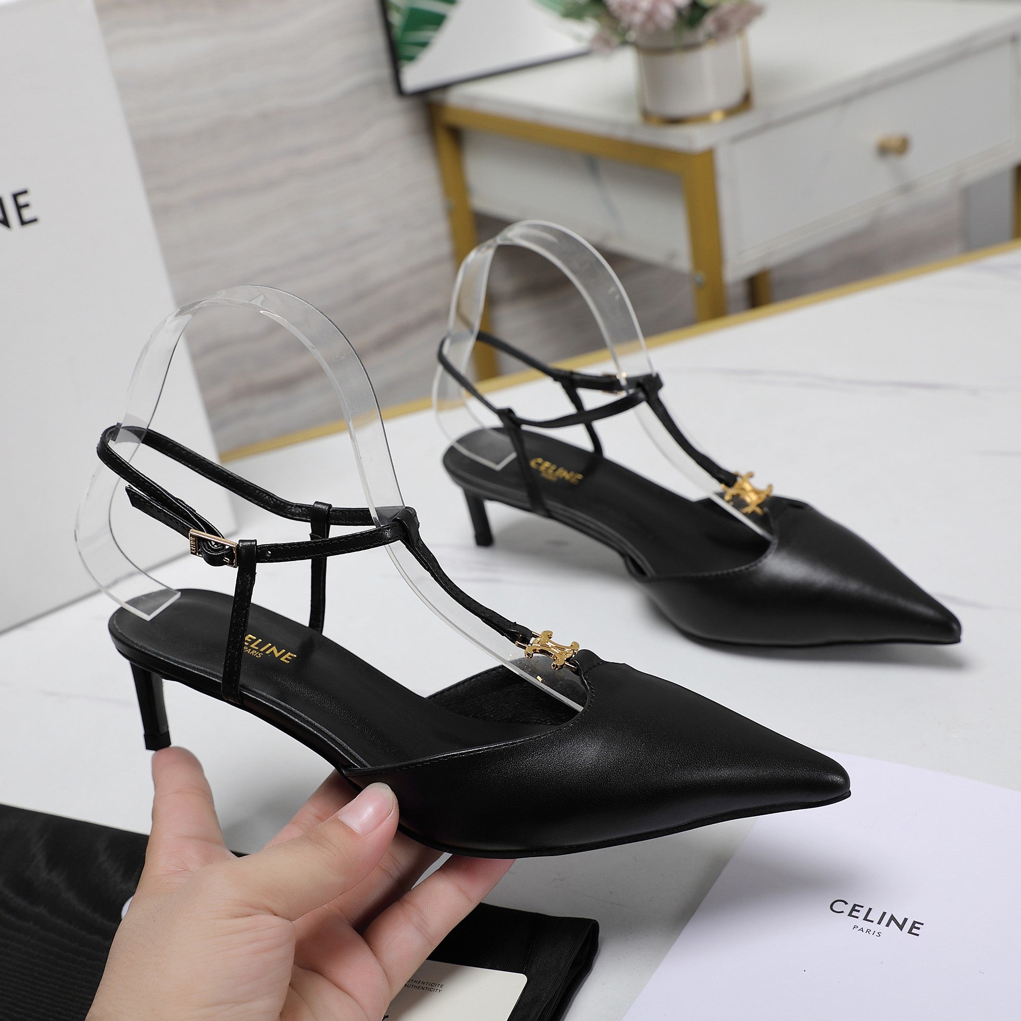 HIGH 5 CM SLINGBACK IN BLACK CALFSKIN WITH GOLD LOGO