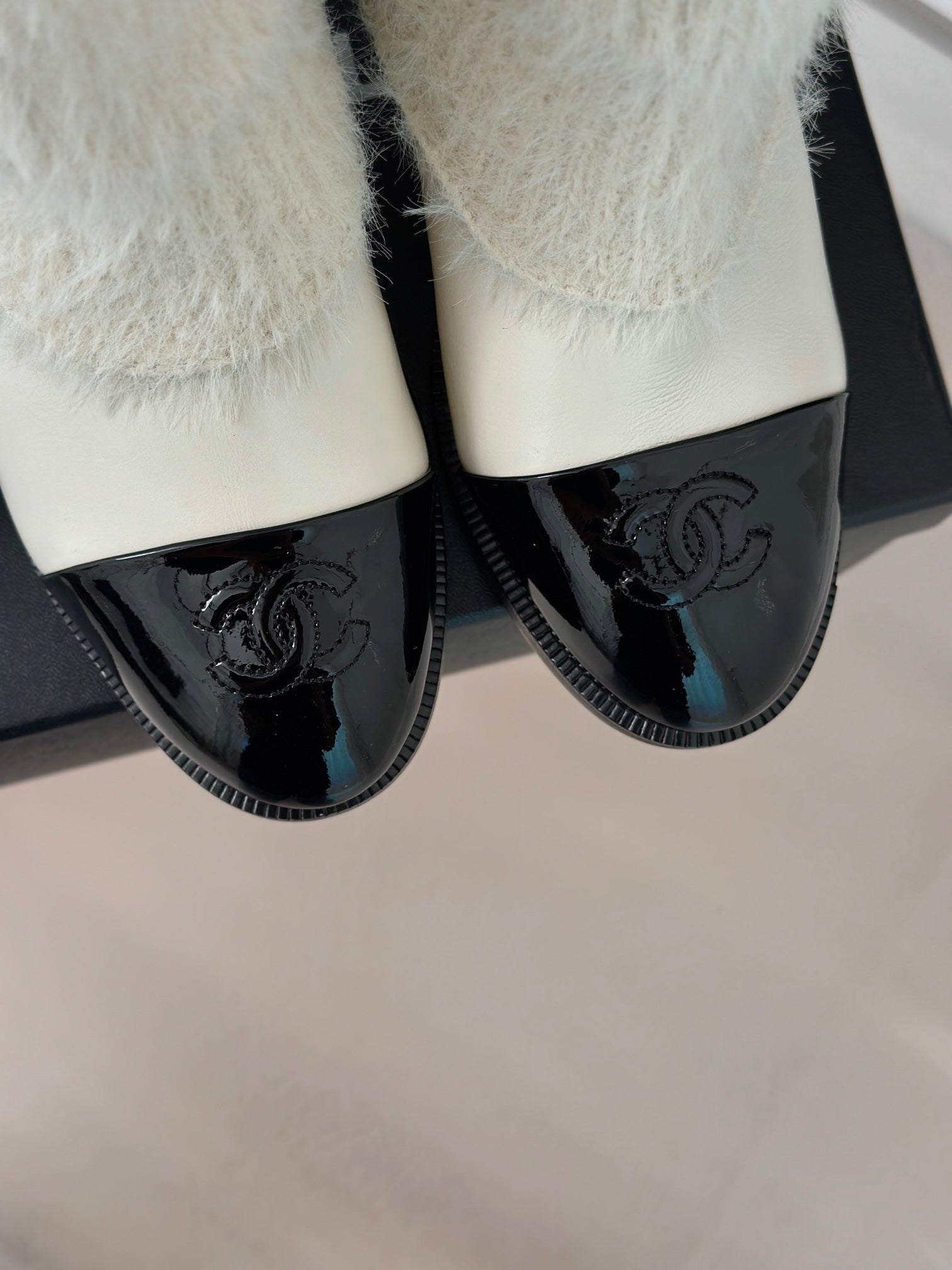 CC Short Boots 60mm White Cowhide And Wool Yarn