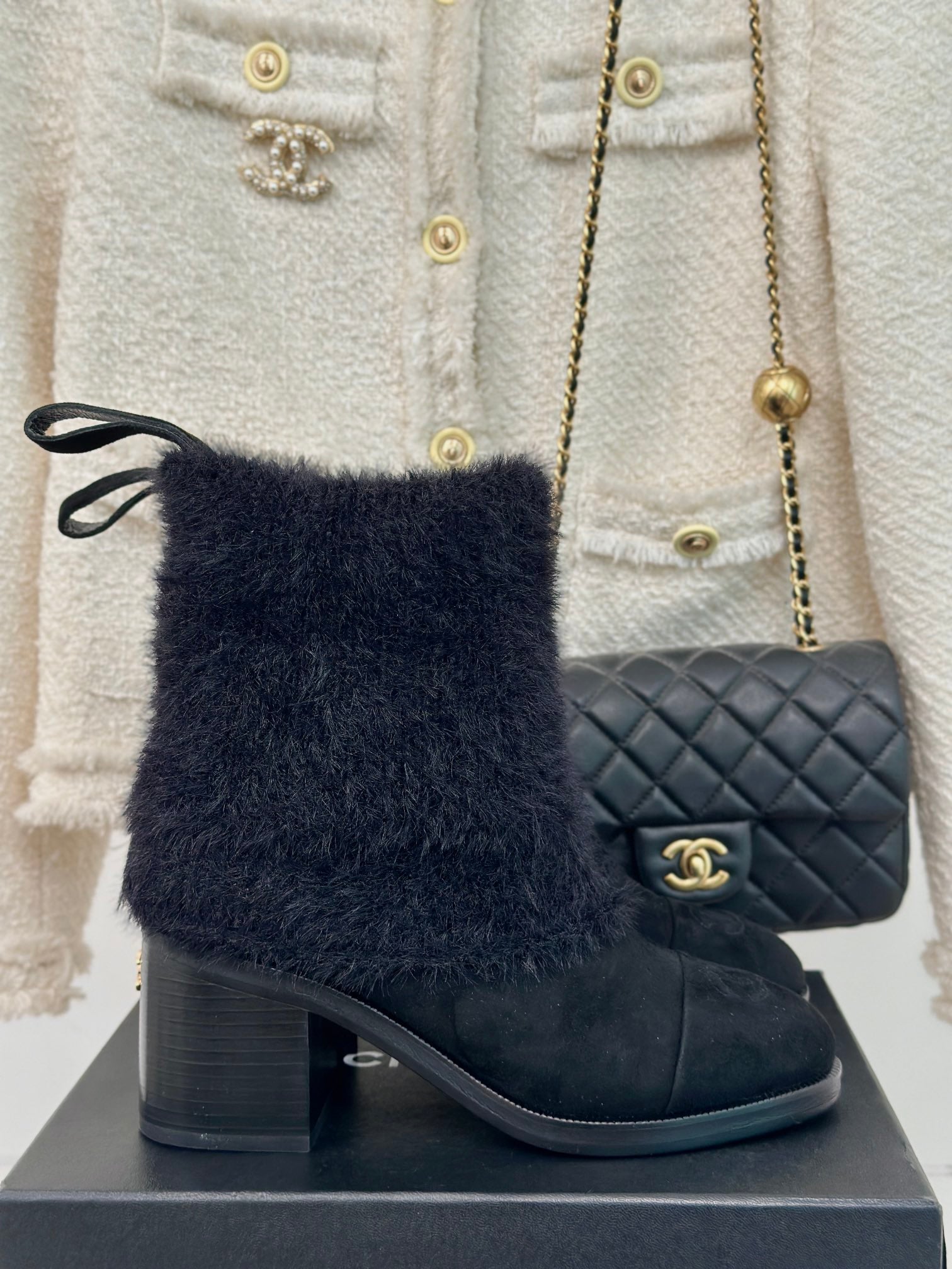 CC Short Boots 60mm Black Suede And Wool Yarn