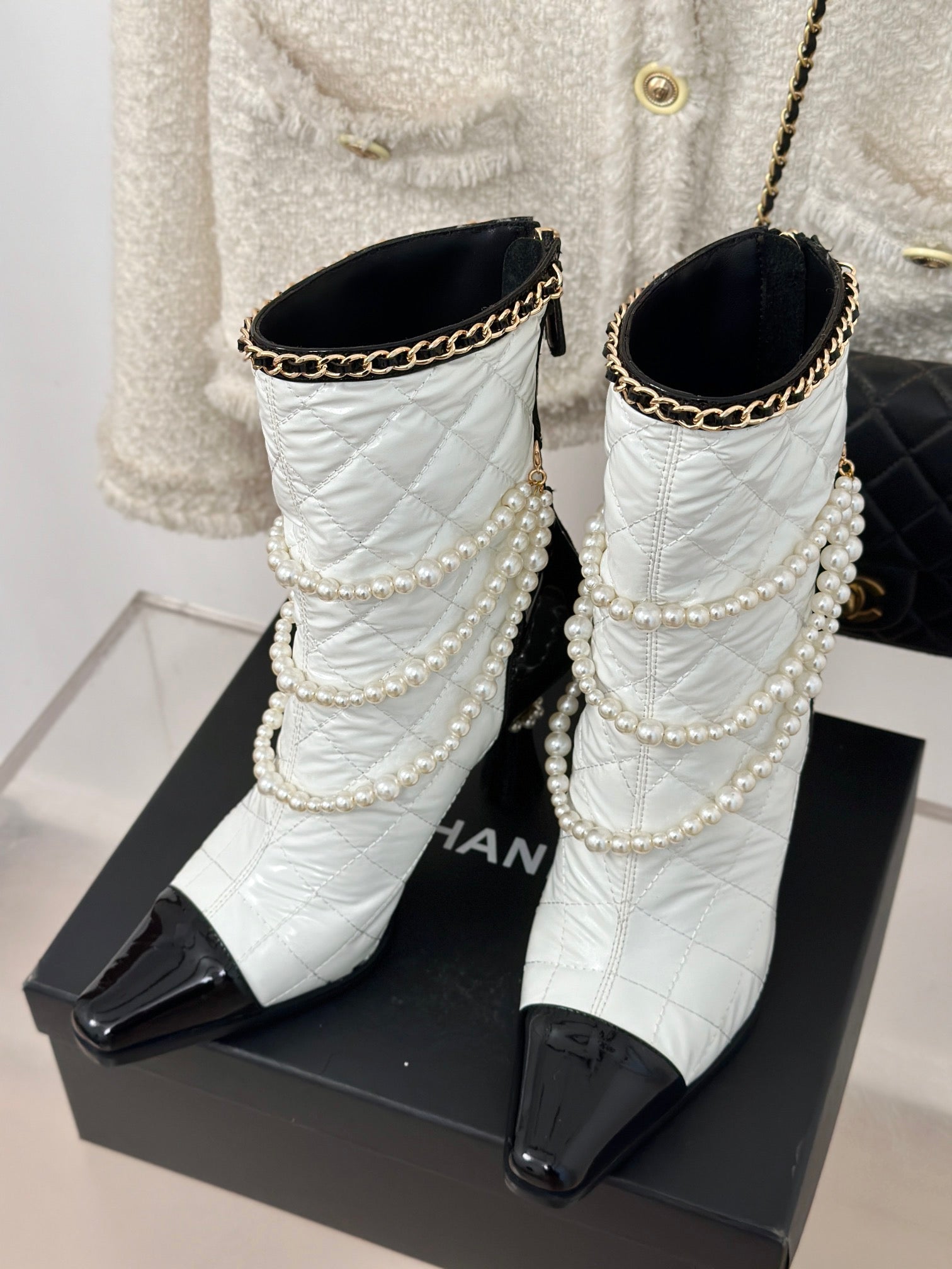 CC Short Boots 80mm White Wrinkled Quilted Calfskin