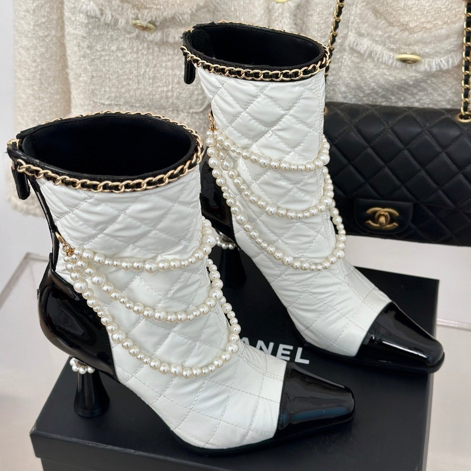 CC Short Boots 80mm White Wrinkled Quilted Calfskin