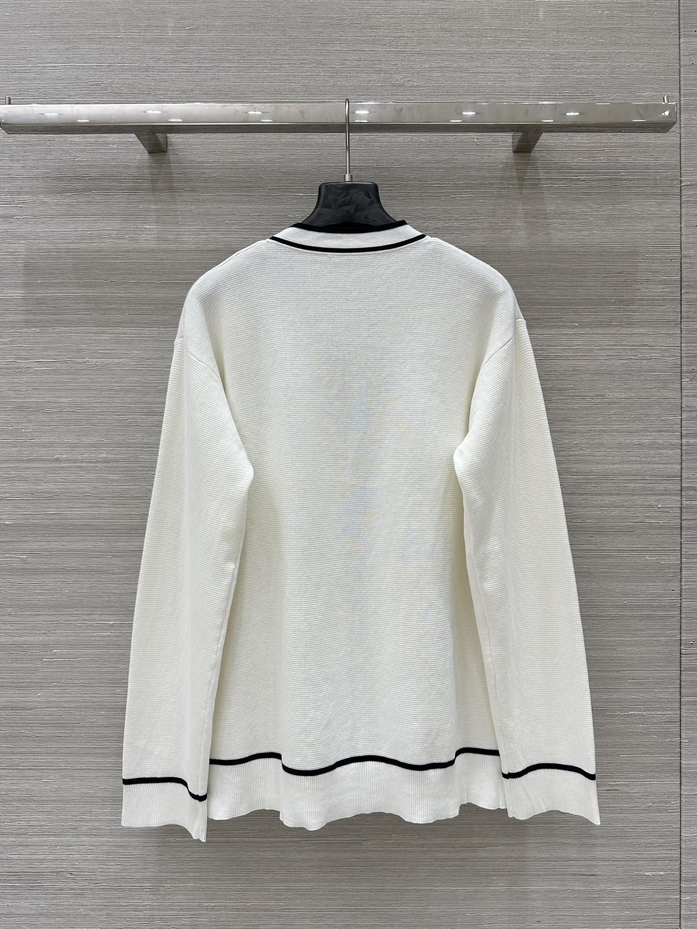 Gucci 25 V-neck Long Knitted Cardigan White Wool