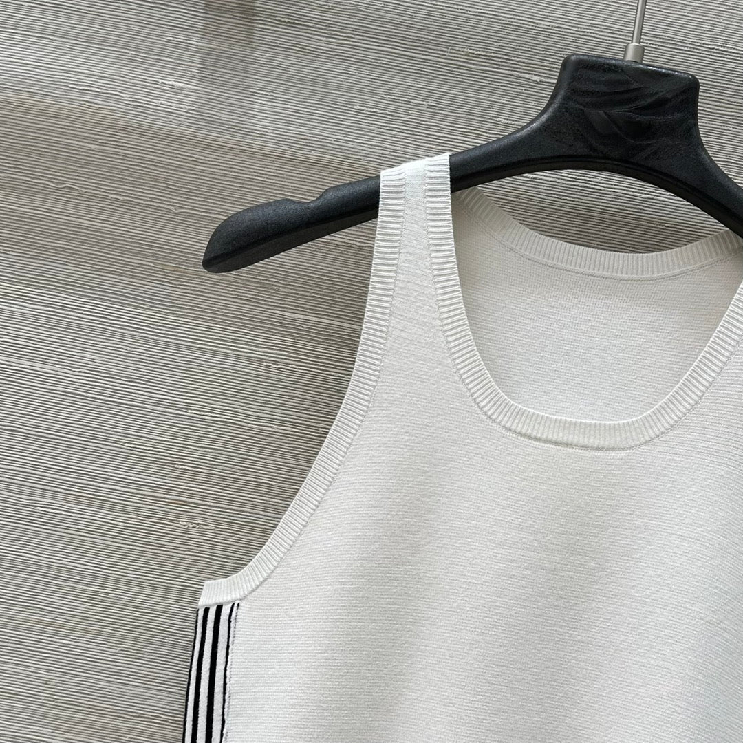CD 25 Embroidery Knitted Vest Top White Polyester Cotton