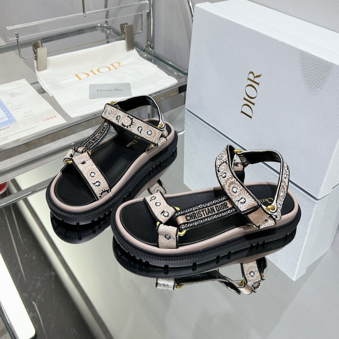 CD D-Wave Sandal In Light Pink Black Cowhide 100761