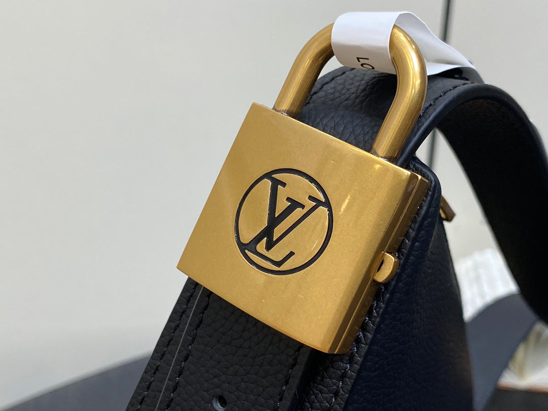 low key bumbag 28cm black calfskin