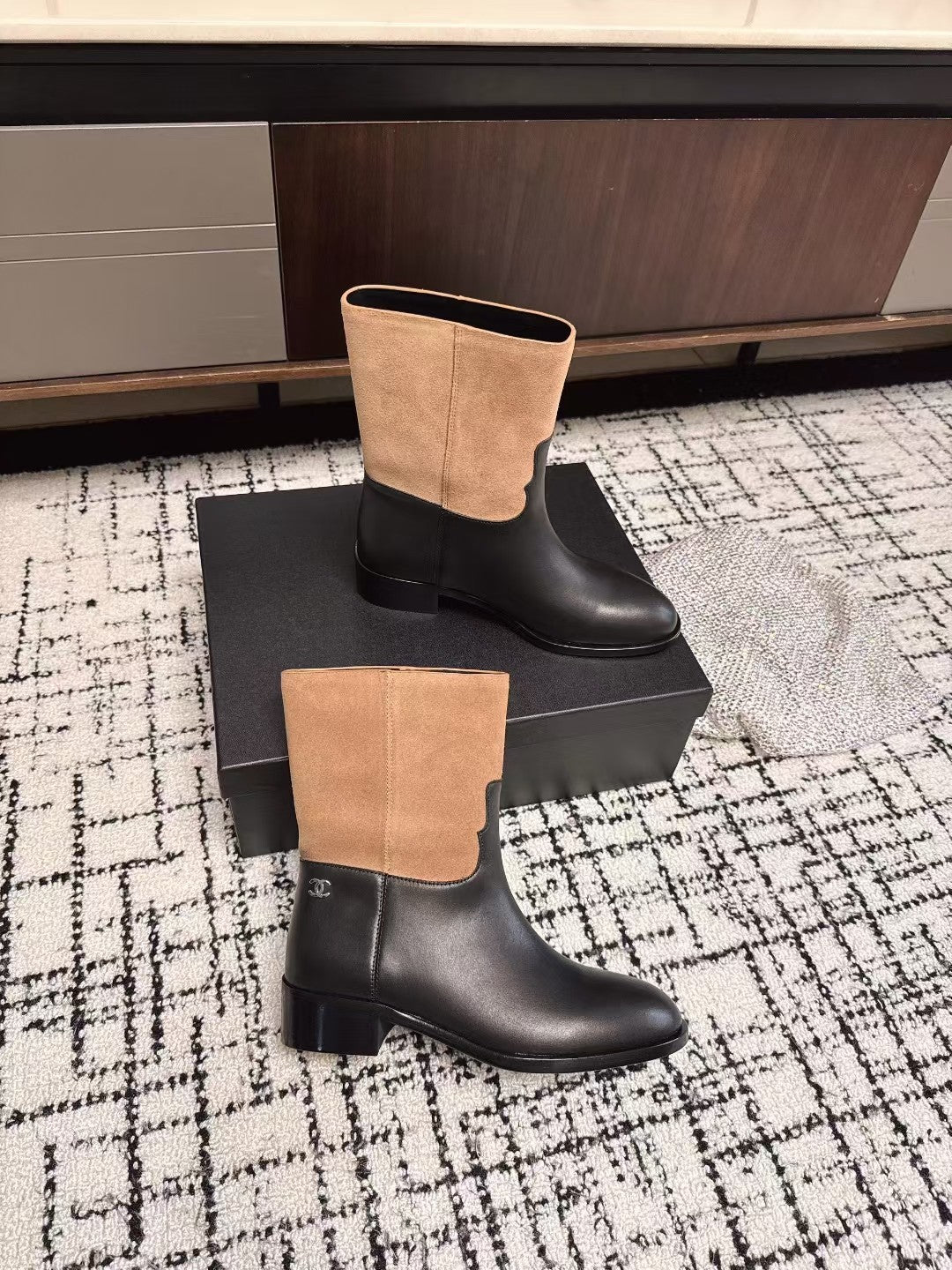 Chanel 25A Winter New Low Boots Black Beige Cowhide 393515