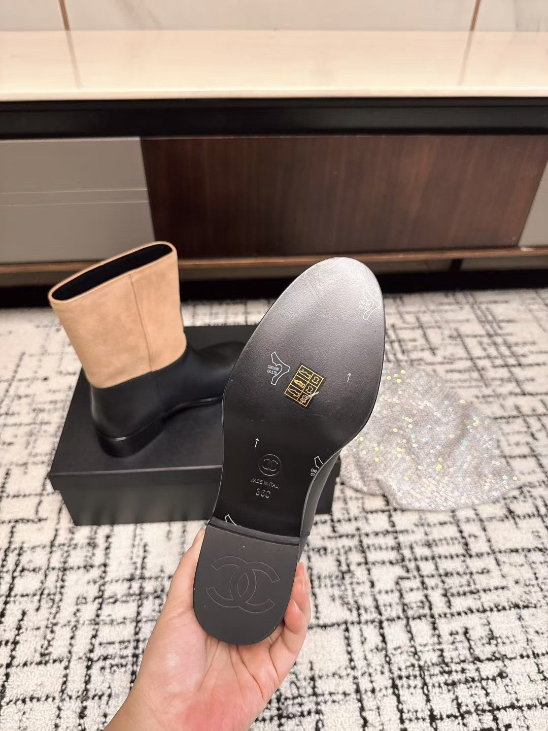 Chanel 25A Winter New Low Boots Black Beige Cowhide 393515