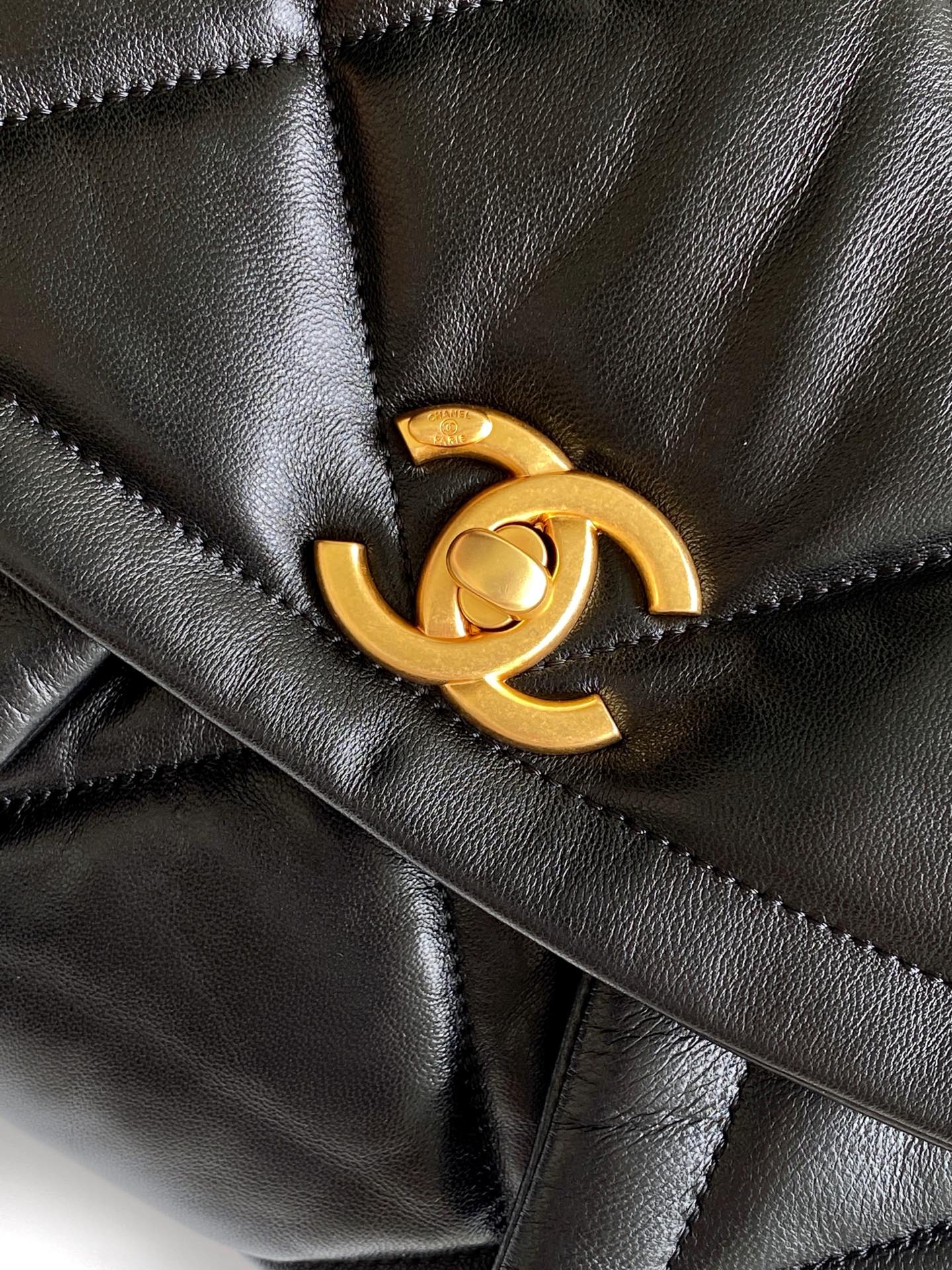 Chanel 25K Bag 45cm Black Gold Sheepskin 293990
