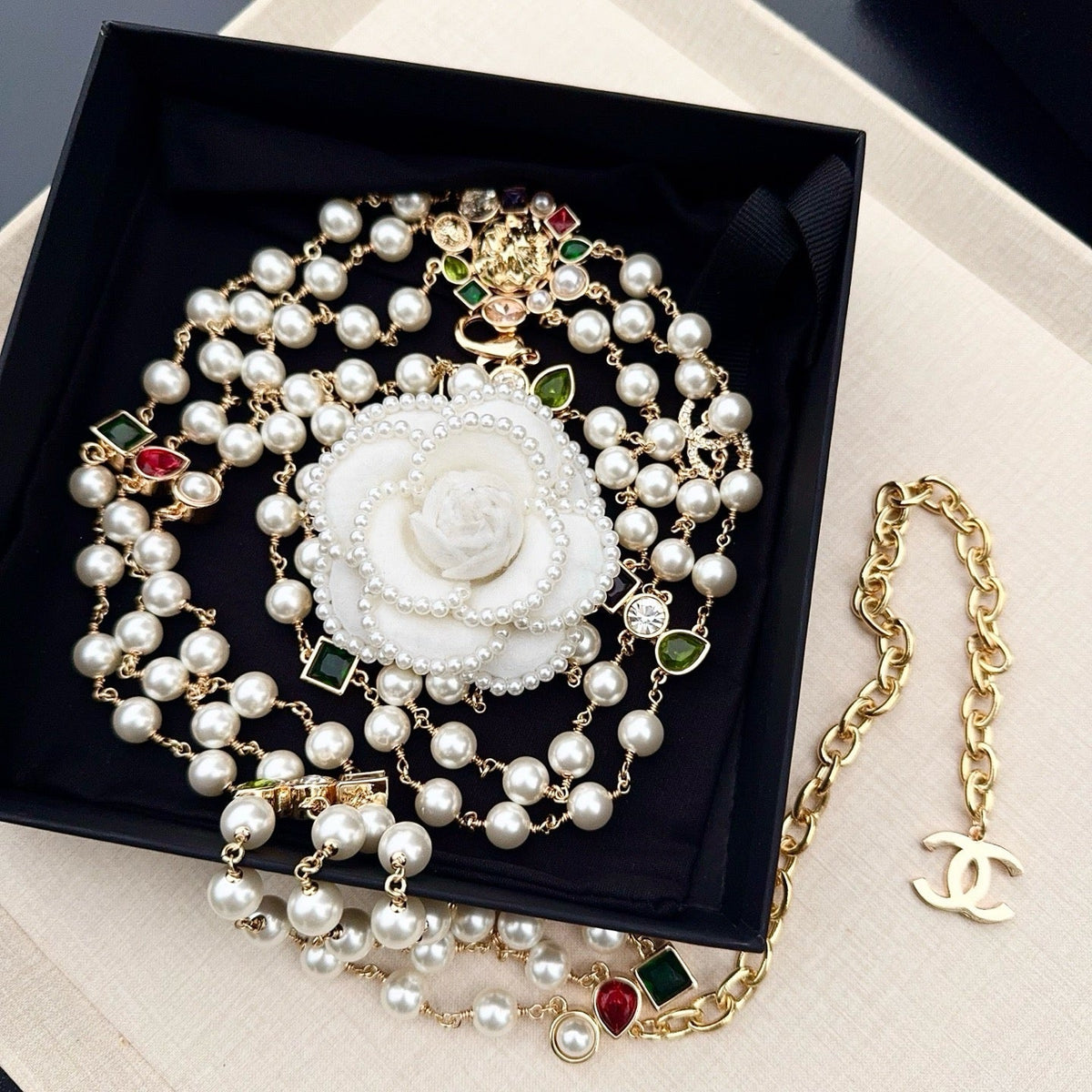 Chanel 2026 Pearl Choker Camellia Charm Belt 205839