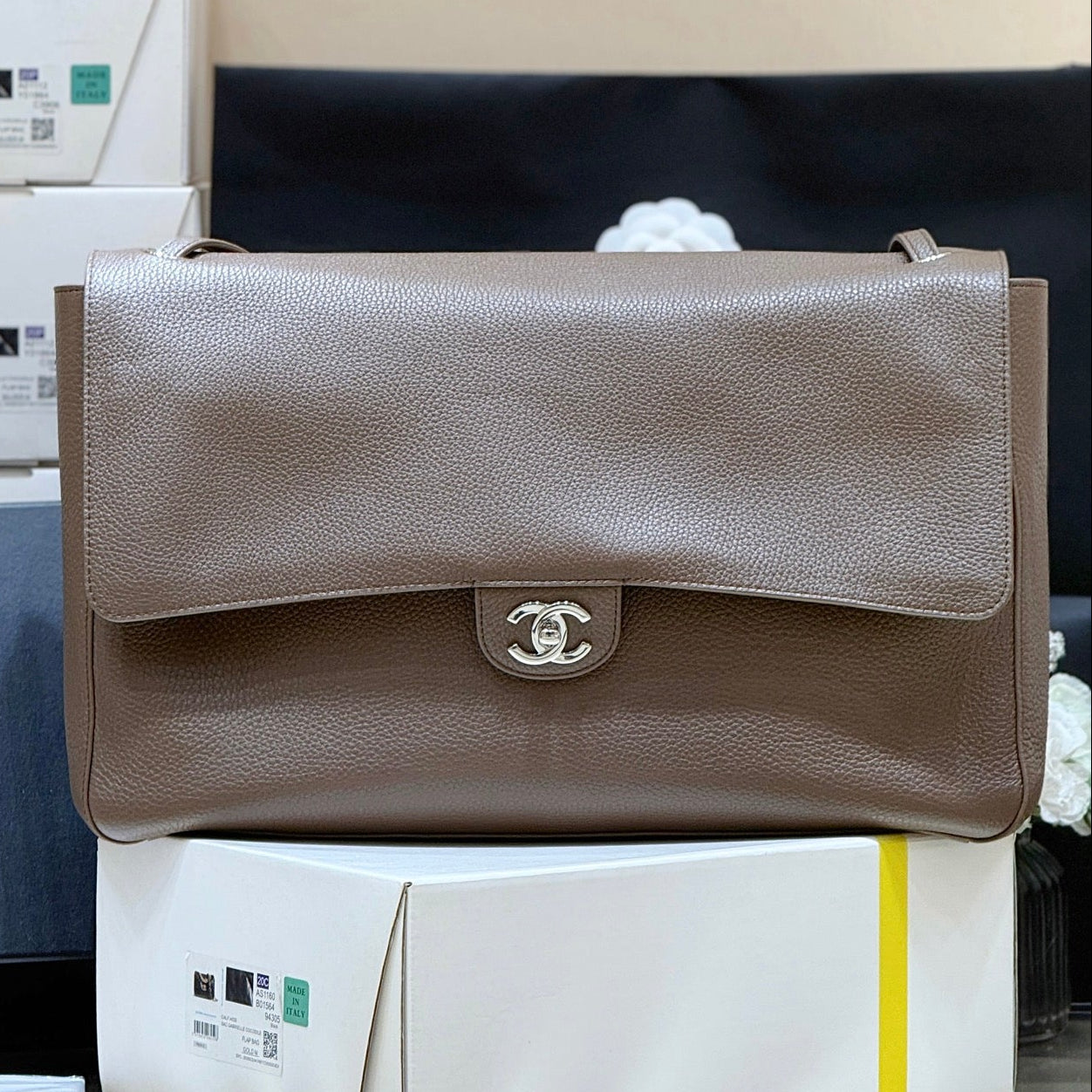Chanel 2026 Maxi Flap Bag 38.5cm Calfskin