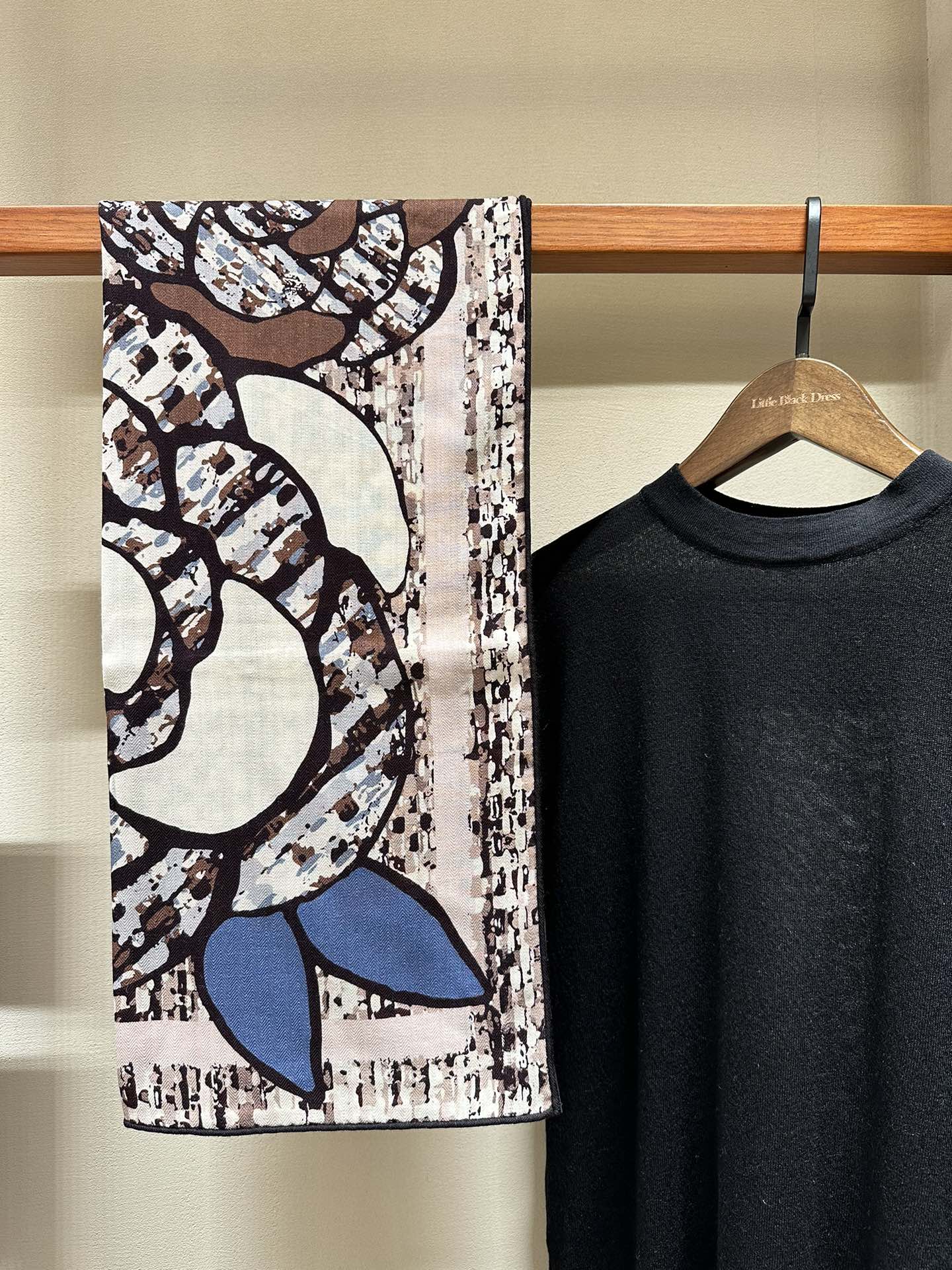 CC Square Scarf 110 CM In Colorful Cashmere Silk  360677