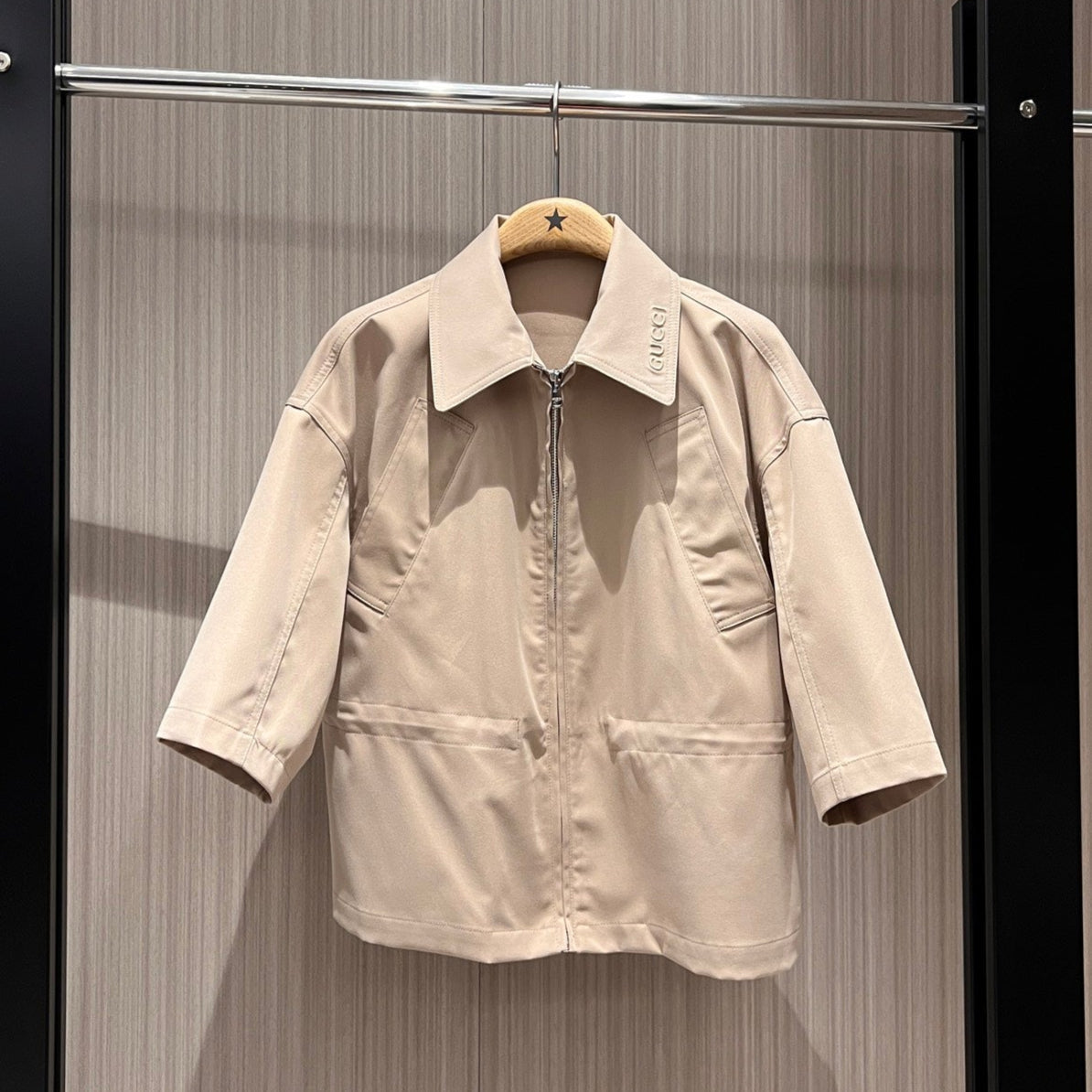 Gucci Short-sleeved Jacket Top Beige Polyester Fiber