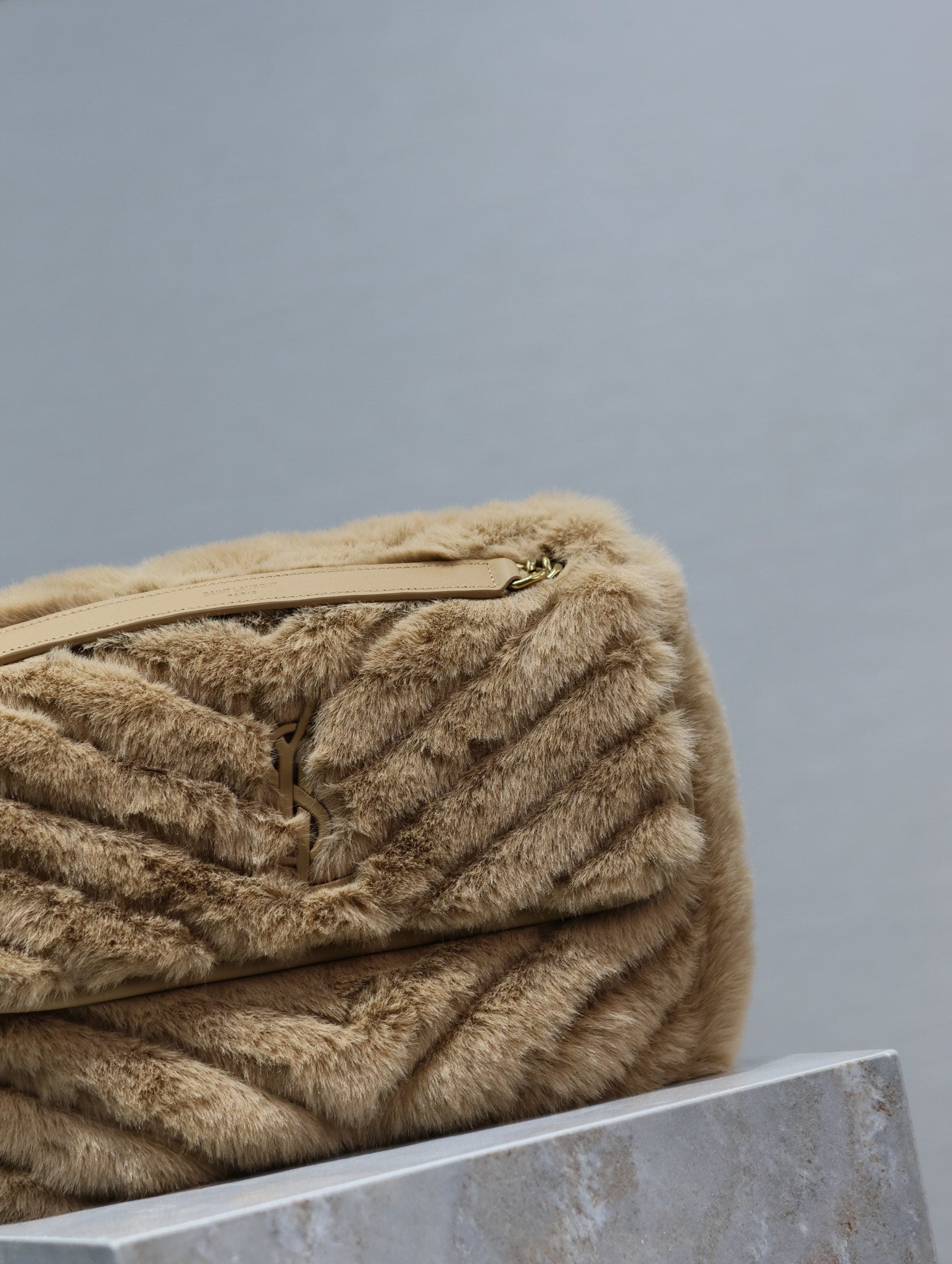 NIKI MEDIUM 28 IN DARK BEIGE RABBIT FUR