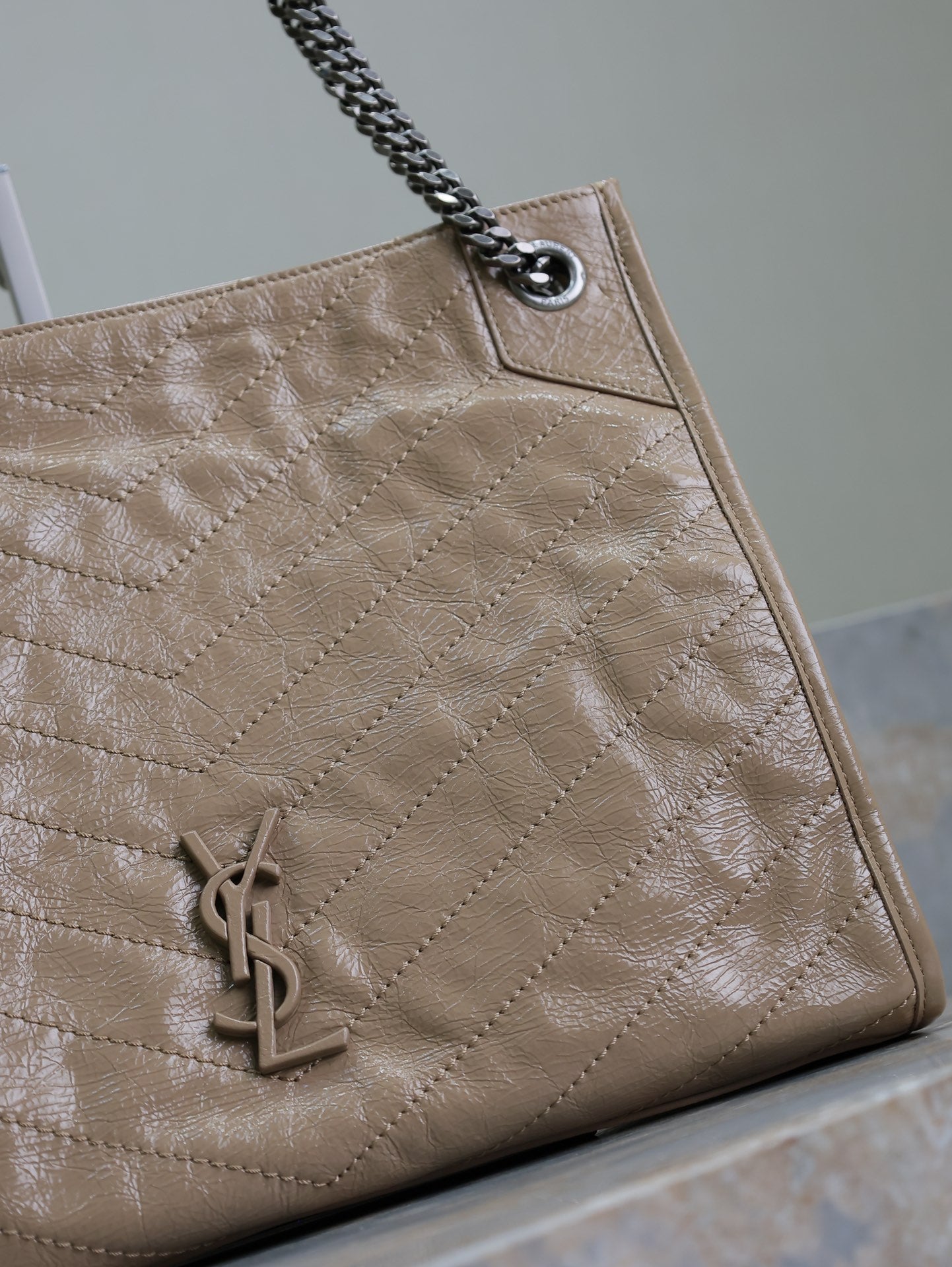 NIKI SHOPPING BAG 33 IN LIGHT BROWN CRUMPLED CALFSKIN