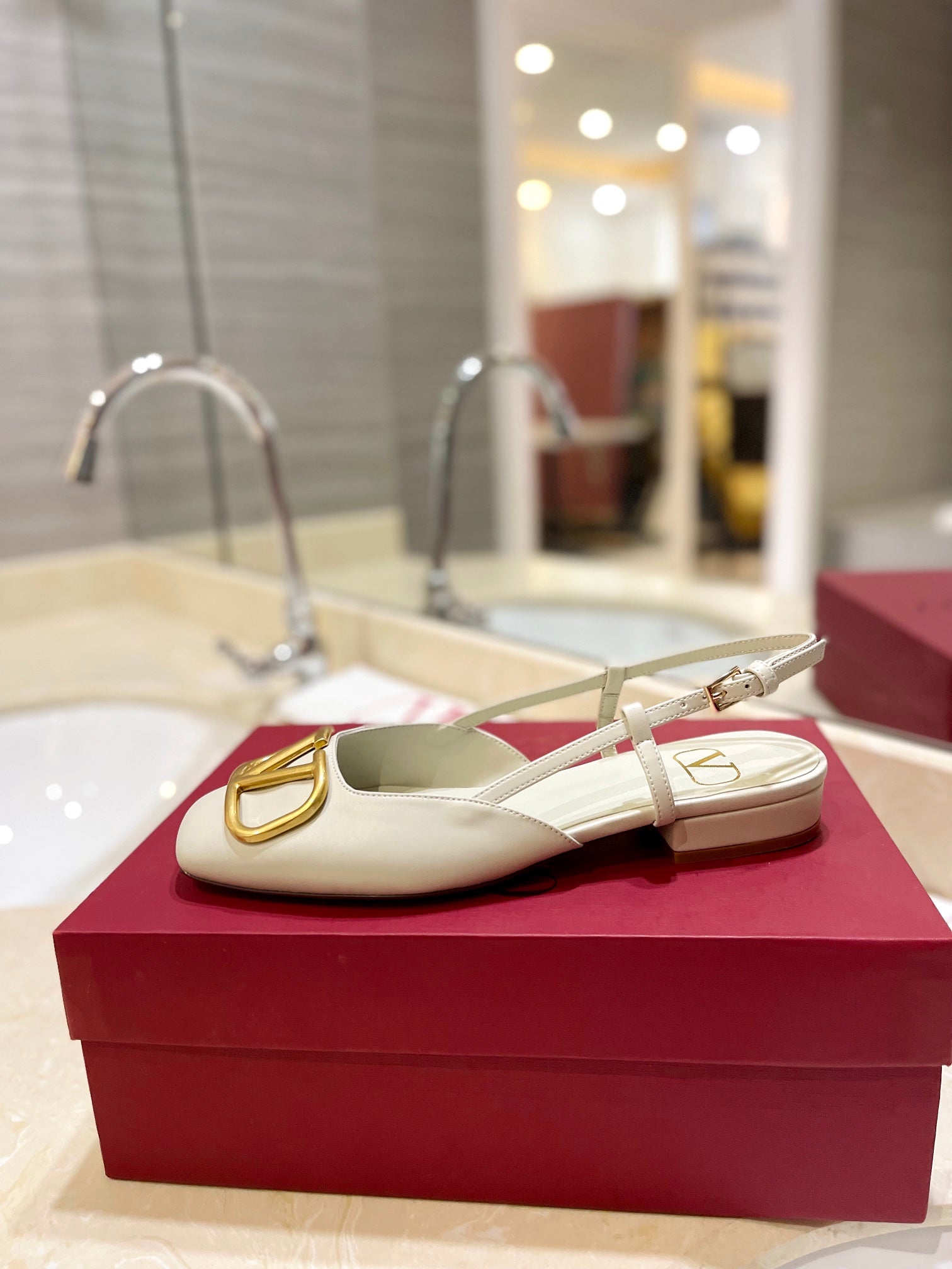 VLOGO WHITE LEATHER SLINGBACK FLATS