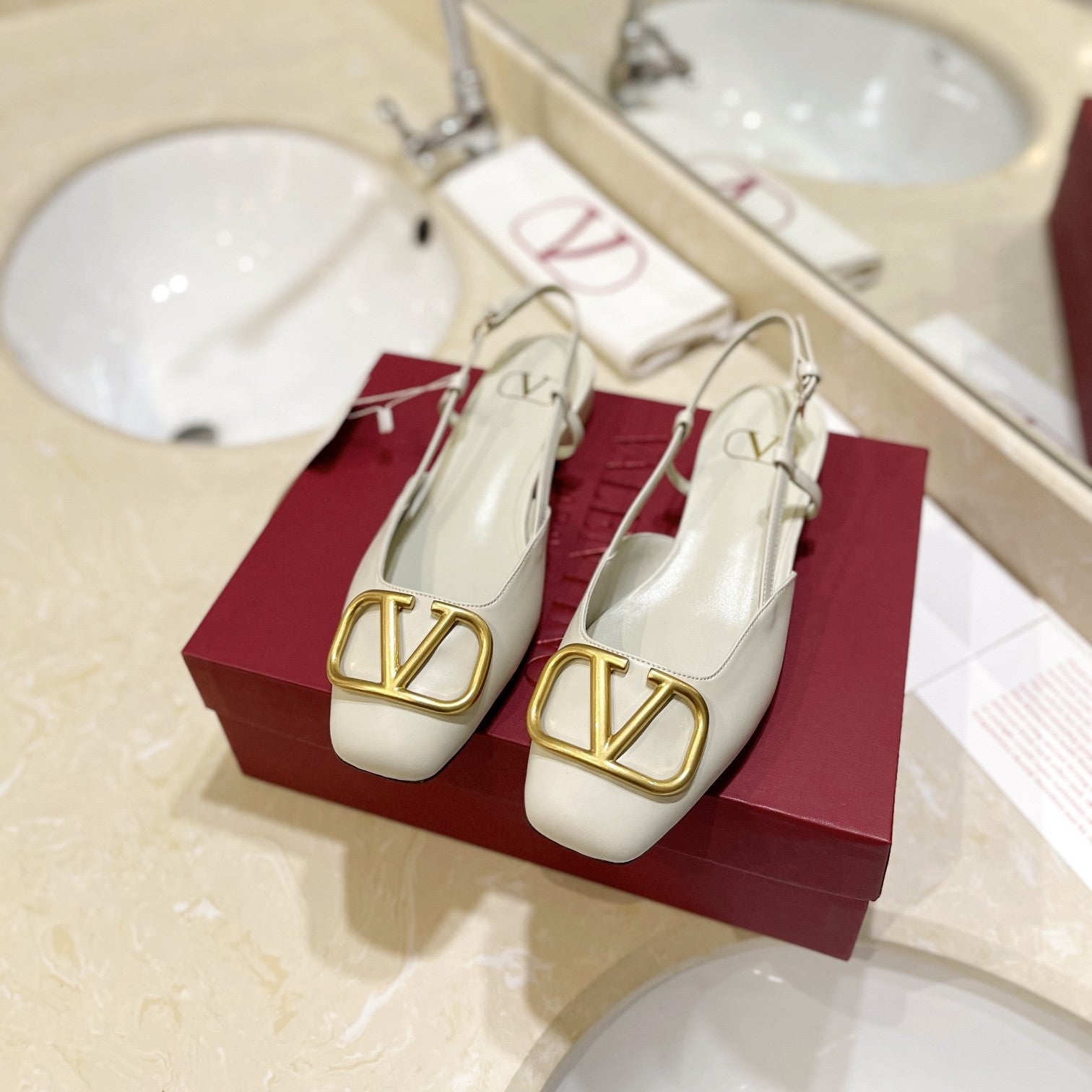VLOGO WHITE LEATHER SLINGBACK FLATS
