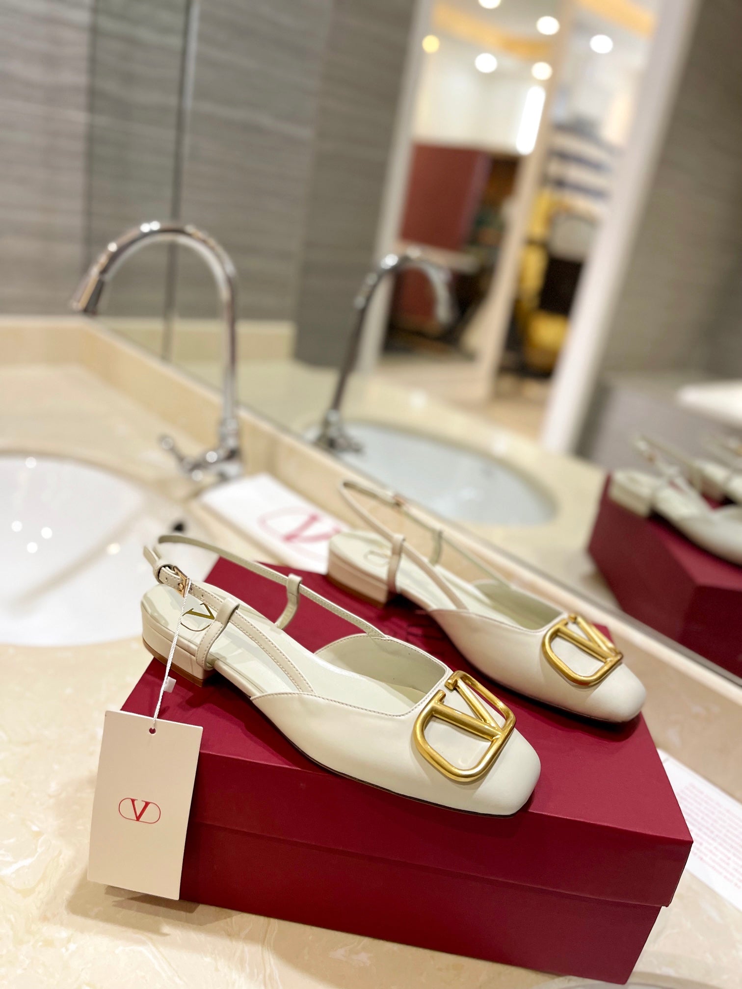 VLOGO WHITE LEATHER SLINGBACK FLATS