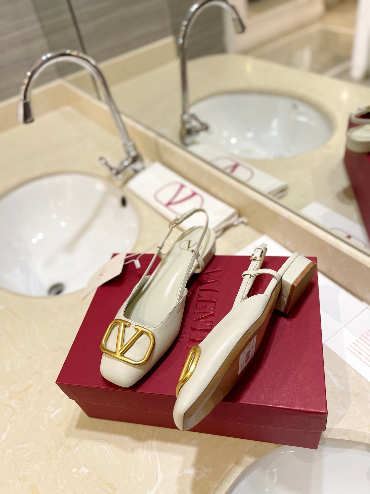 VLOGO WHITE LEATHER SLINGBACK FLATS