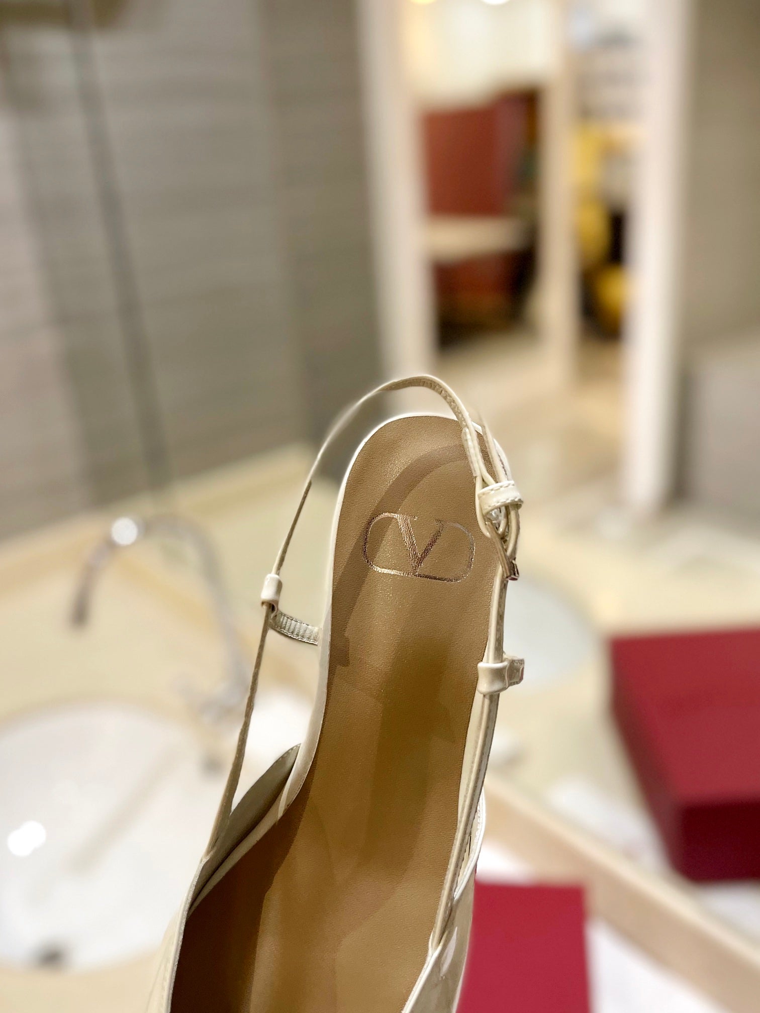 VLOGO WHITE PATENT LEATHER SLINGBACK FLATS