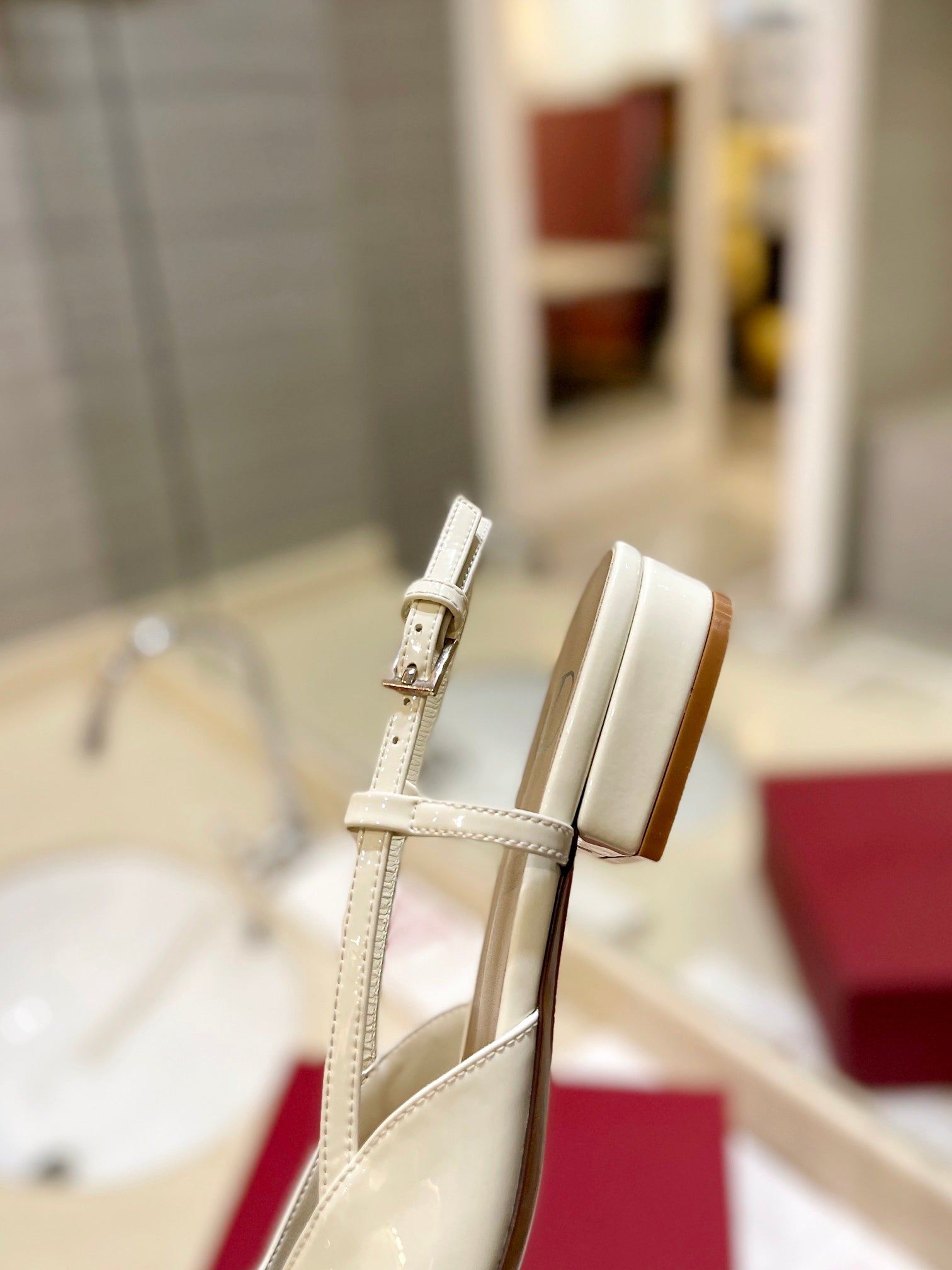 VLOGO WHITE PATENT LEATHER SLINGBACK FLATS