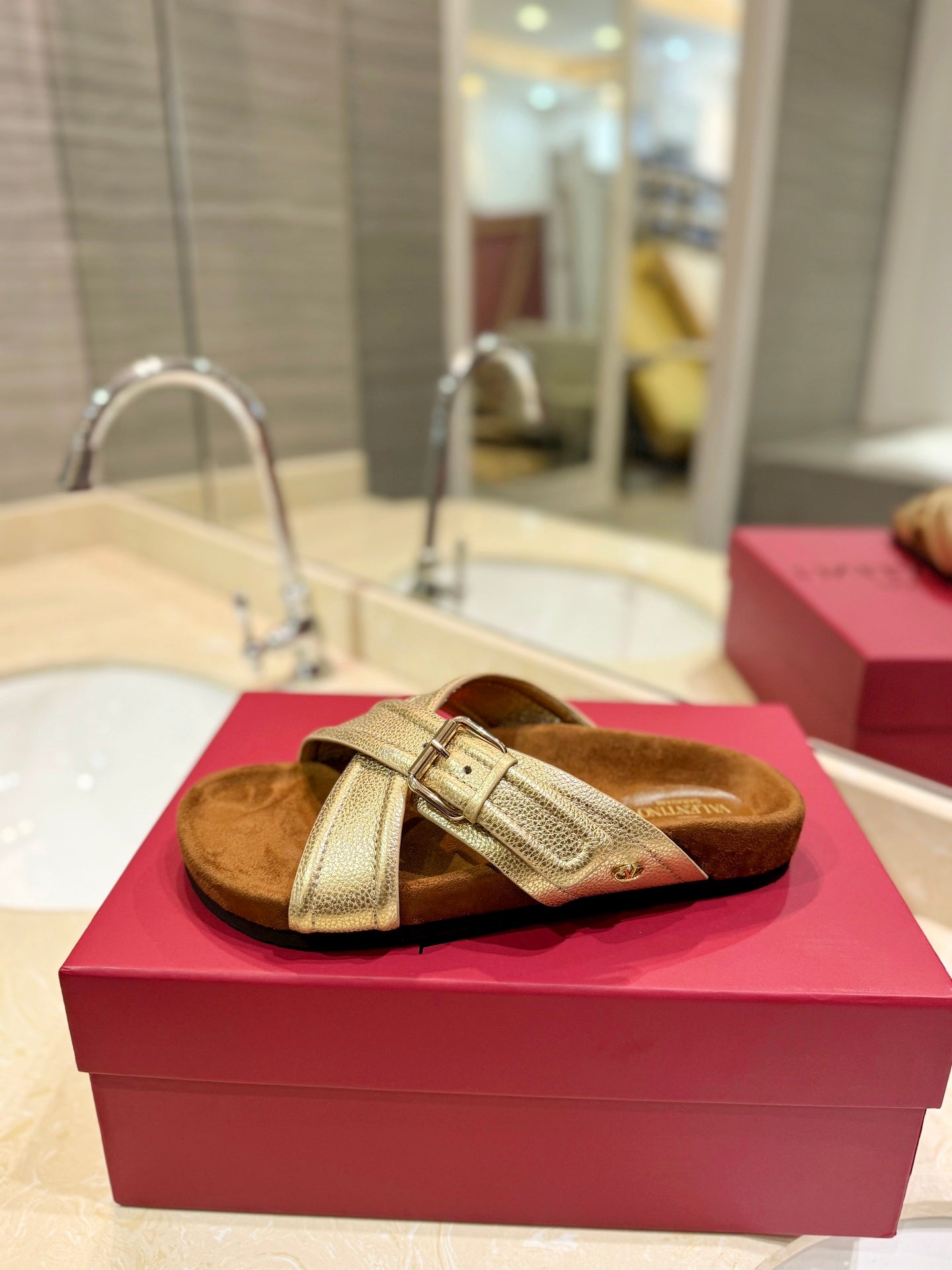 CROSSOVER - STRAP GOLD CALFSKIN SLIDE