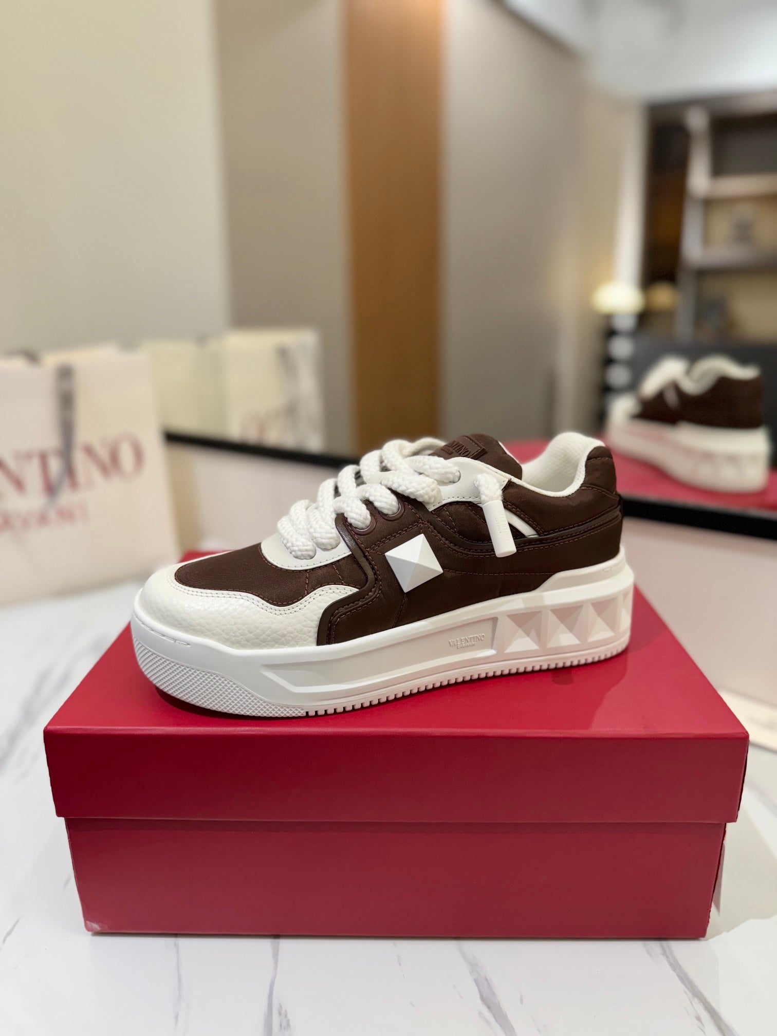 VT 25 One Stud Sneaker Brown Cowhide 341088