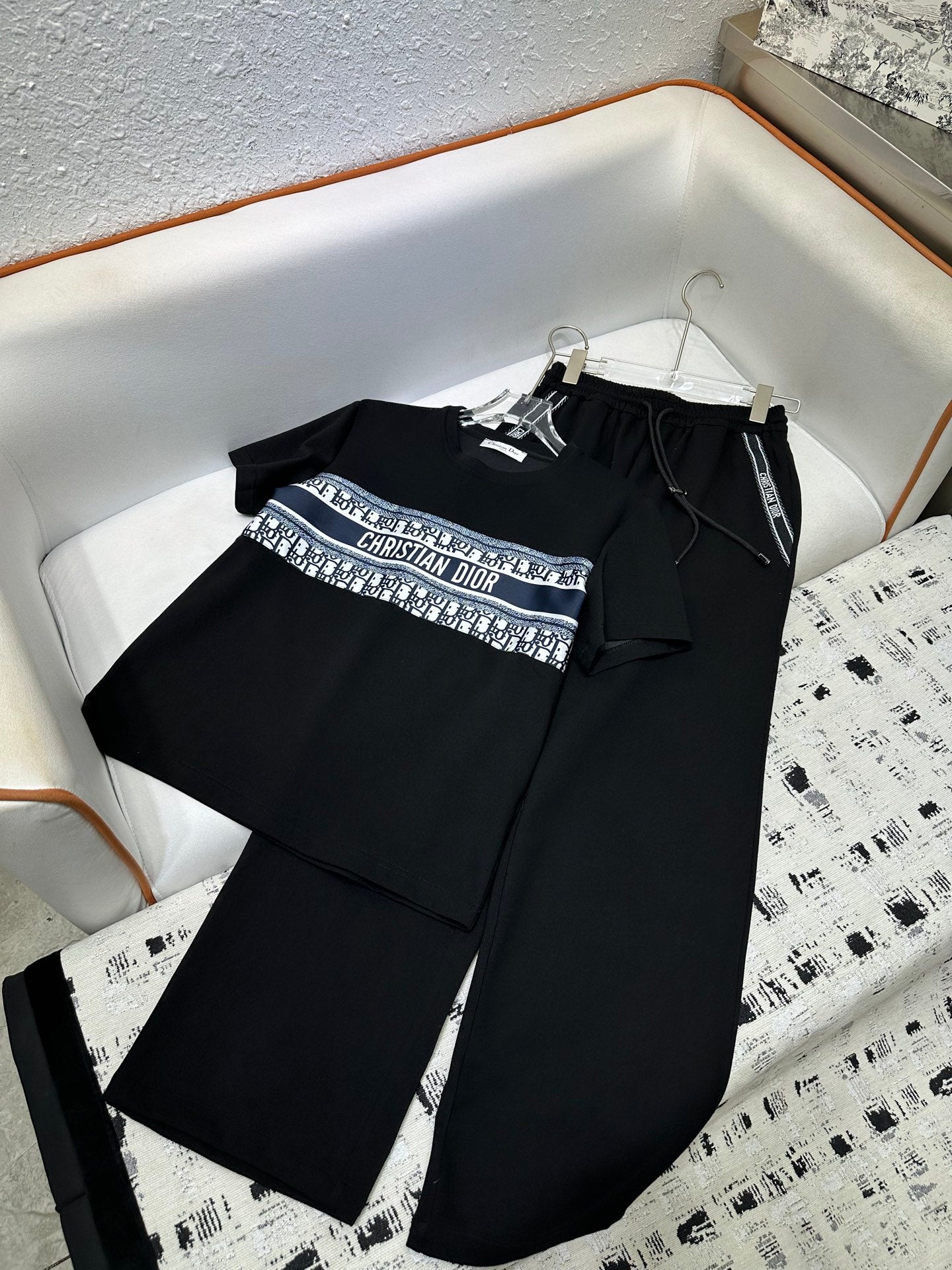 CD 25 Pattern Embroidery Set Black and White Cotton