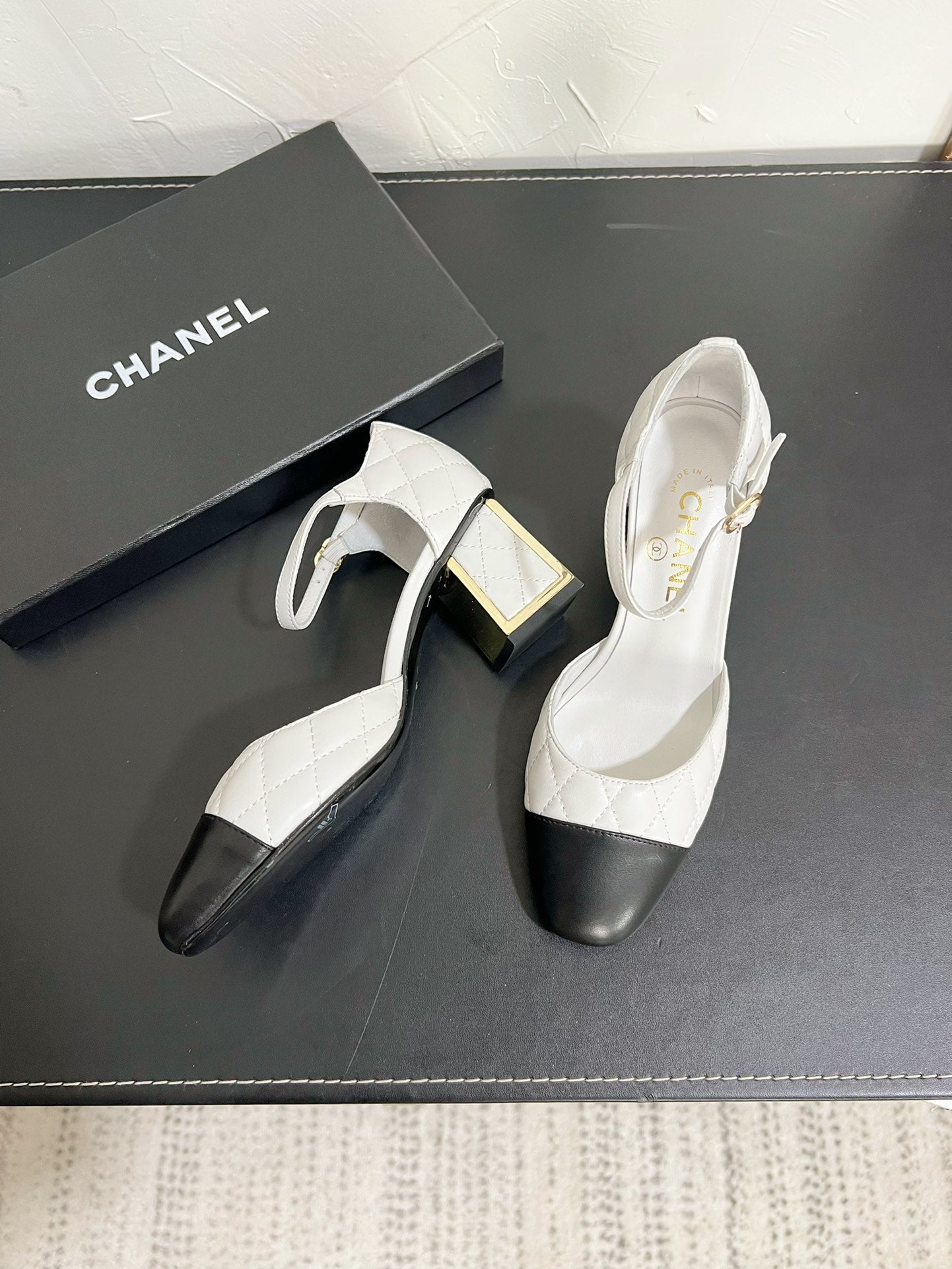 CC Mary Janes 55mm In White Mix Black Quilted Lambskin 949765