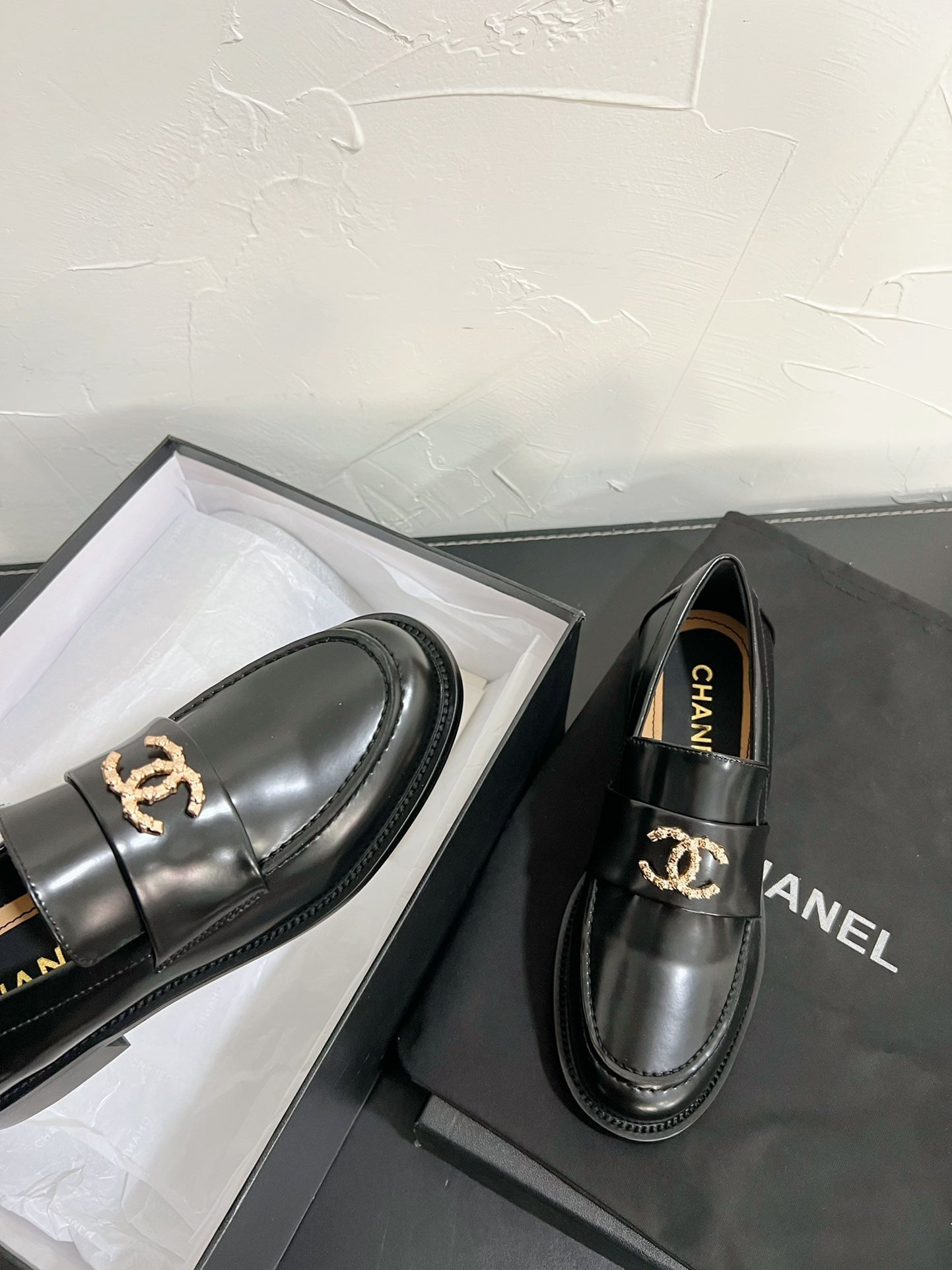 CC Moccasins Glossy Black Calfskin 949655