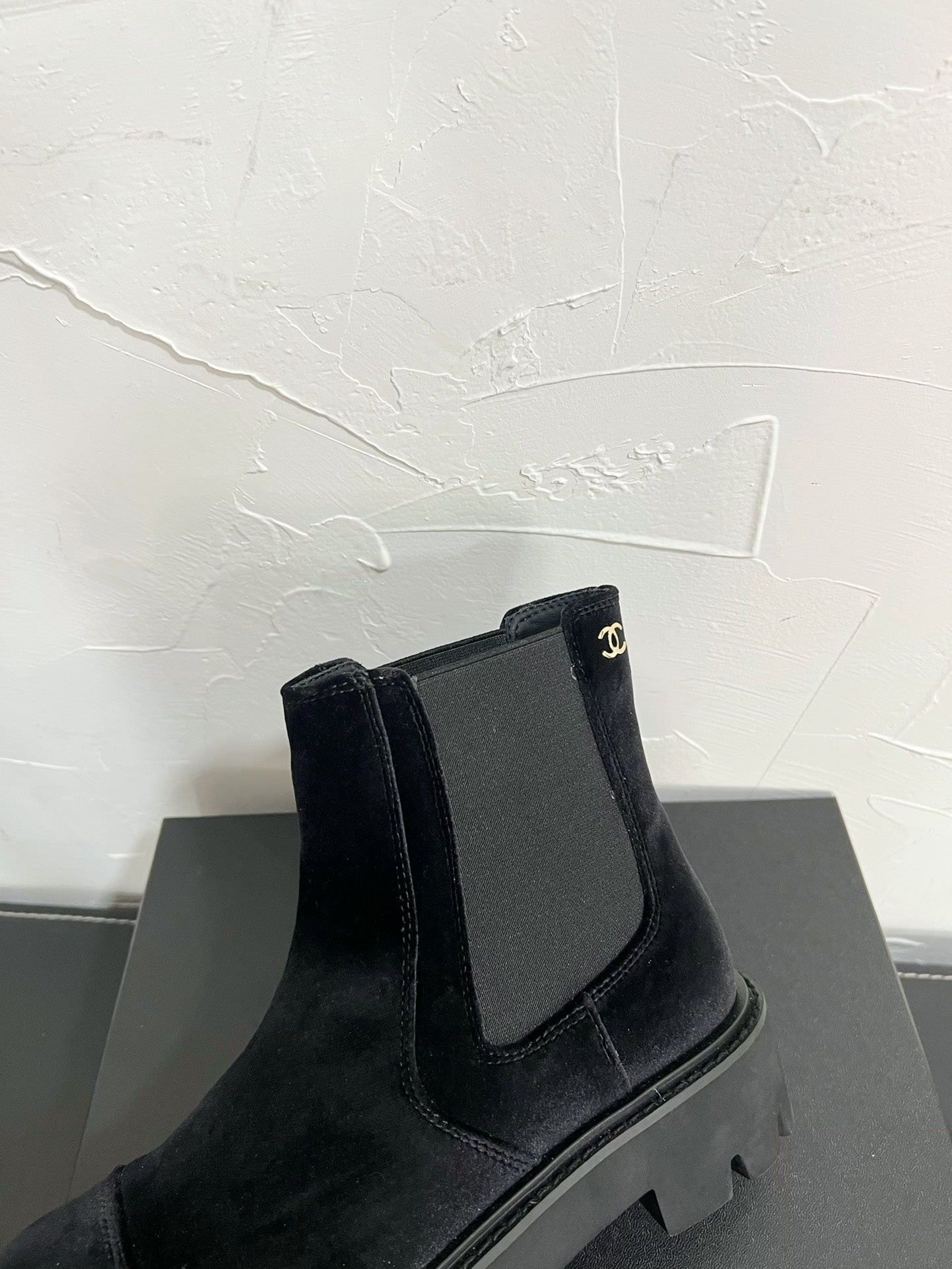 CC Chelsea Ankle Boots In Black Velvet 949686