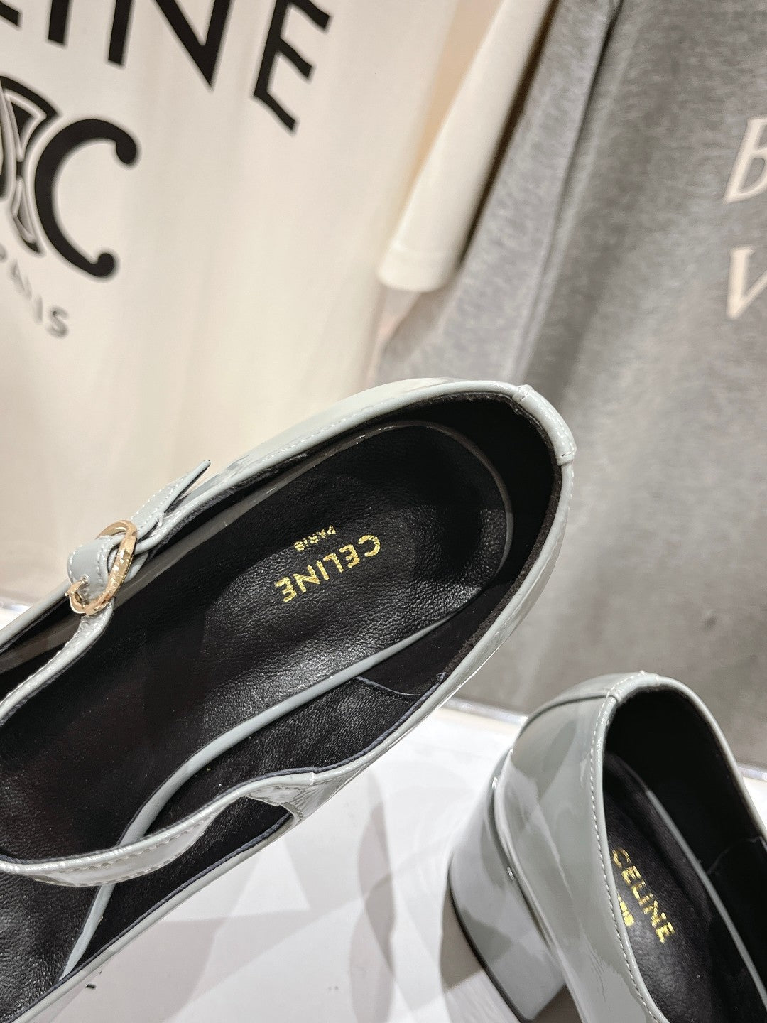 MEDIUM - HEEL MARY JANE SHOES IN SMOKE GREY GLOSSY CALFSKIN