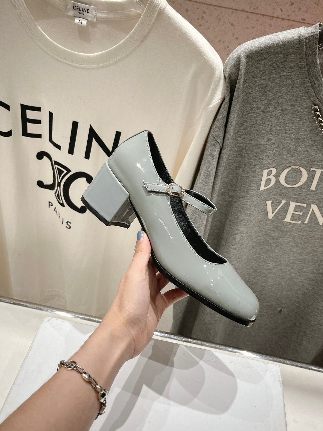 MEDIUM - HEEL MARY JANE SHOES IN SMOKE GREY GLOSSY CALFSKIN