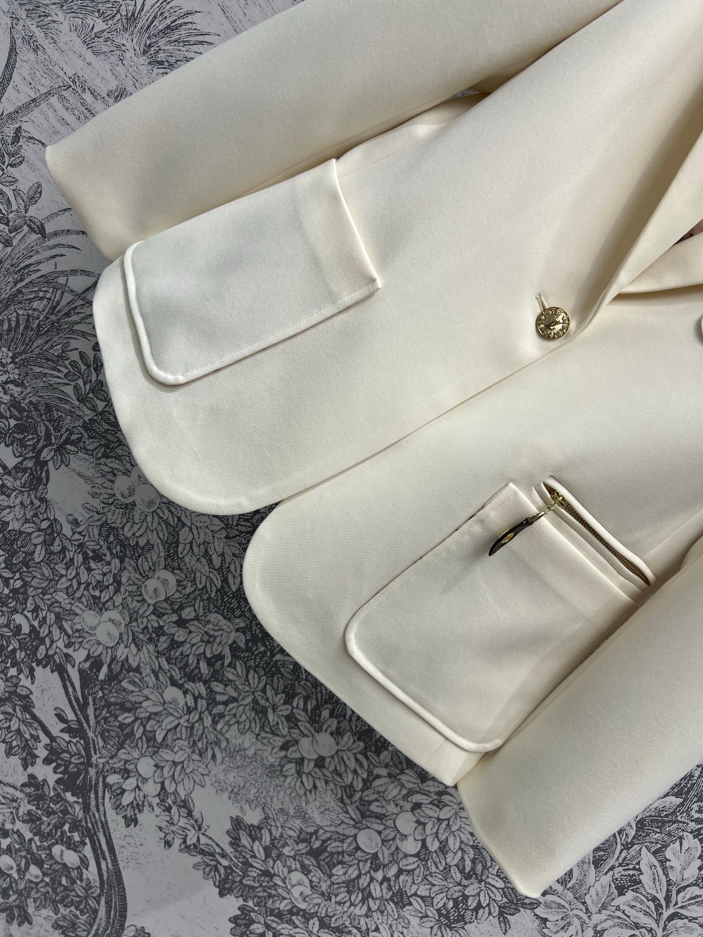 LV 25 Flower Vest White Polyamide Wool