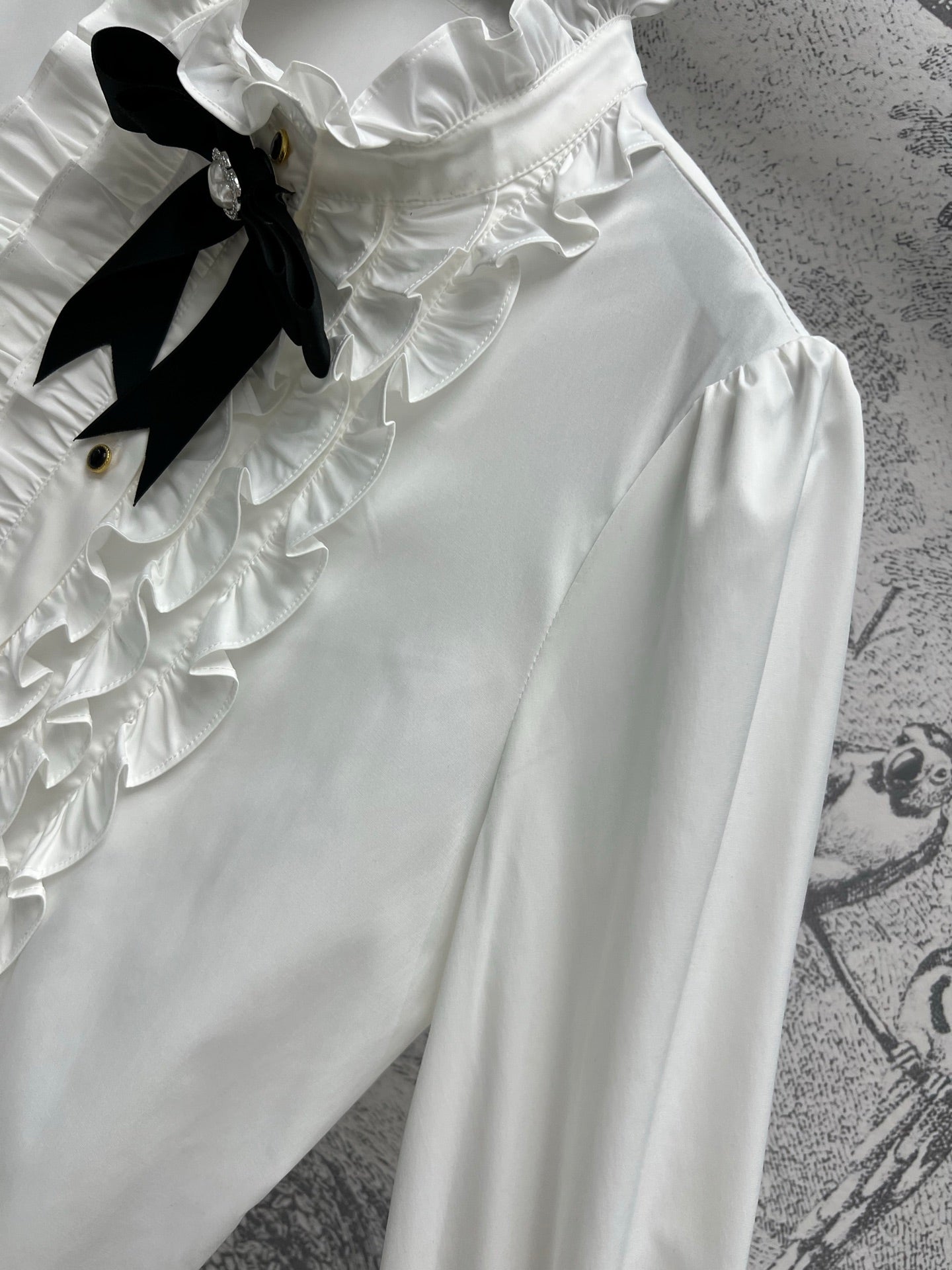 CC 25 Lace Pleated Shirt White Cotton